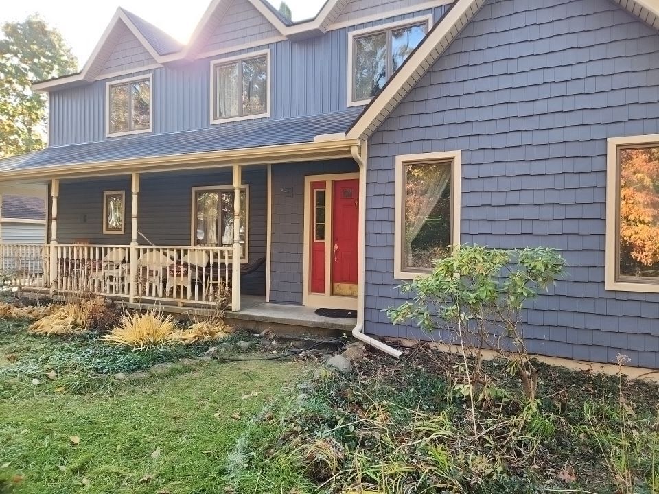 CertainTeed Monogram D5 Pacific Blue + Cedar Impression Shake Driftwood Blend & Pacific Blue + CertainTeed Board & Batten Pacific Blue by 180 Contractors