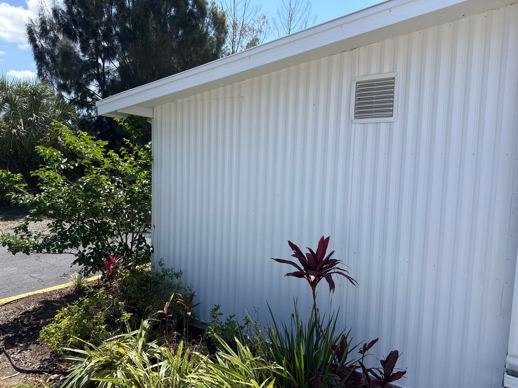 Mobile Home Soft Wash & TPO Roof Cleaning in Plaza Estates – Bradenton, FL by Sunshine AquaWash