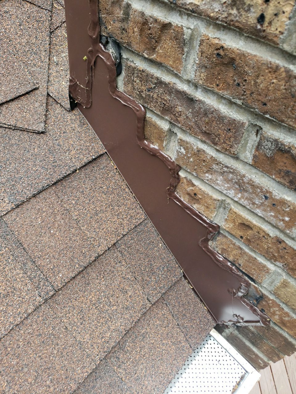 Brand: Atlas Pinnacle Color: Pristine Scotchgard Hickory Drip: Musket Brown by Eagle Eye Roofing