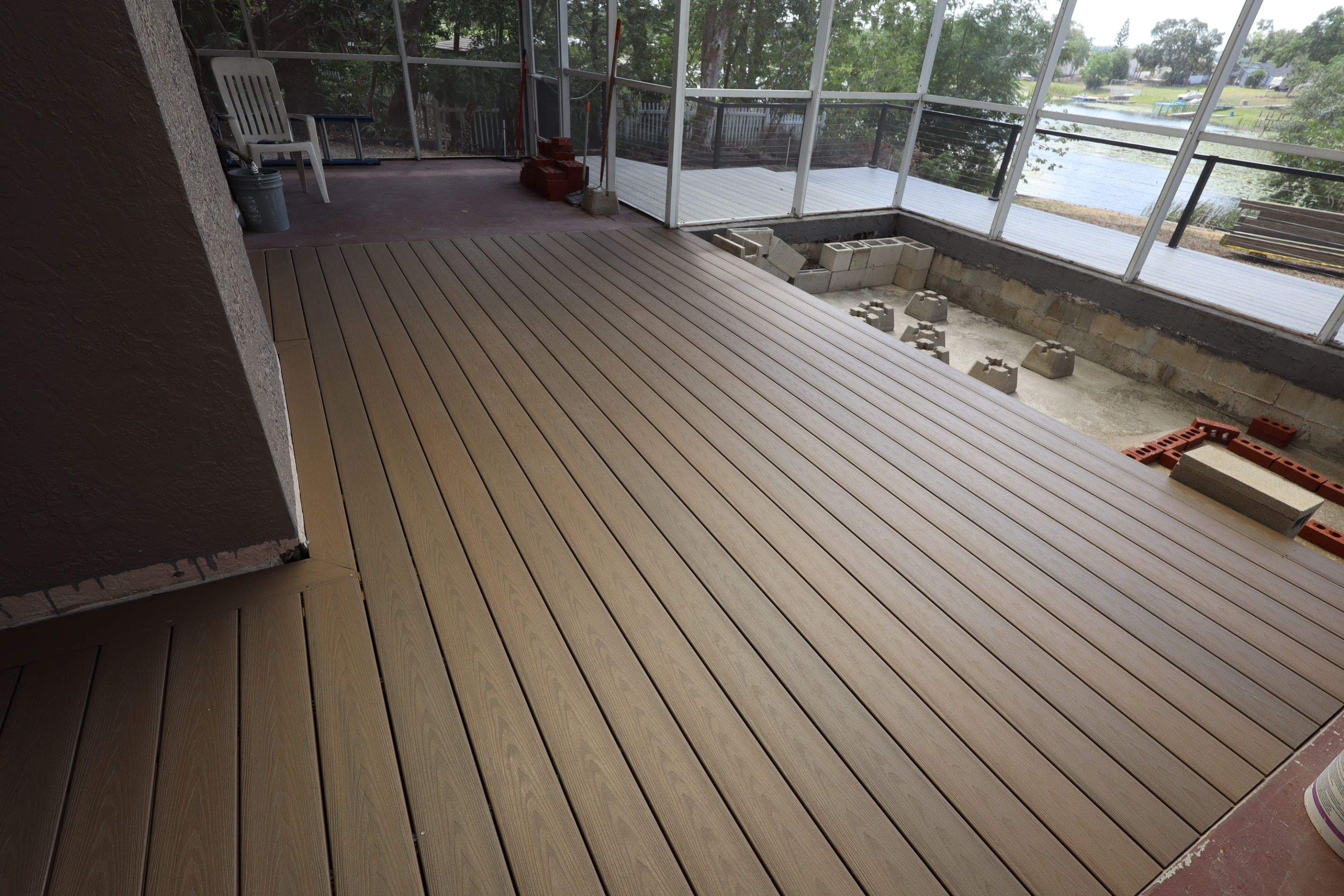 Composite deck and aluminum railings by Orlando pergolas