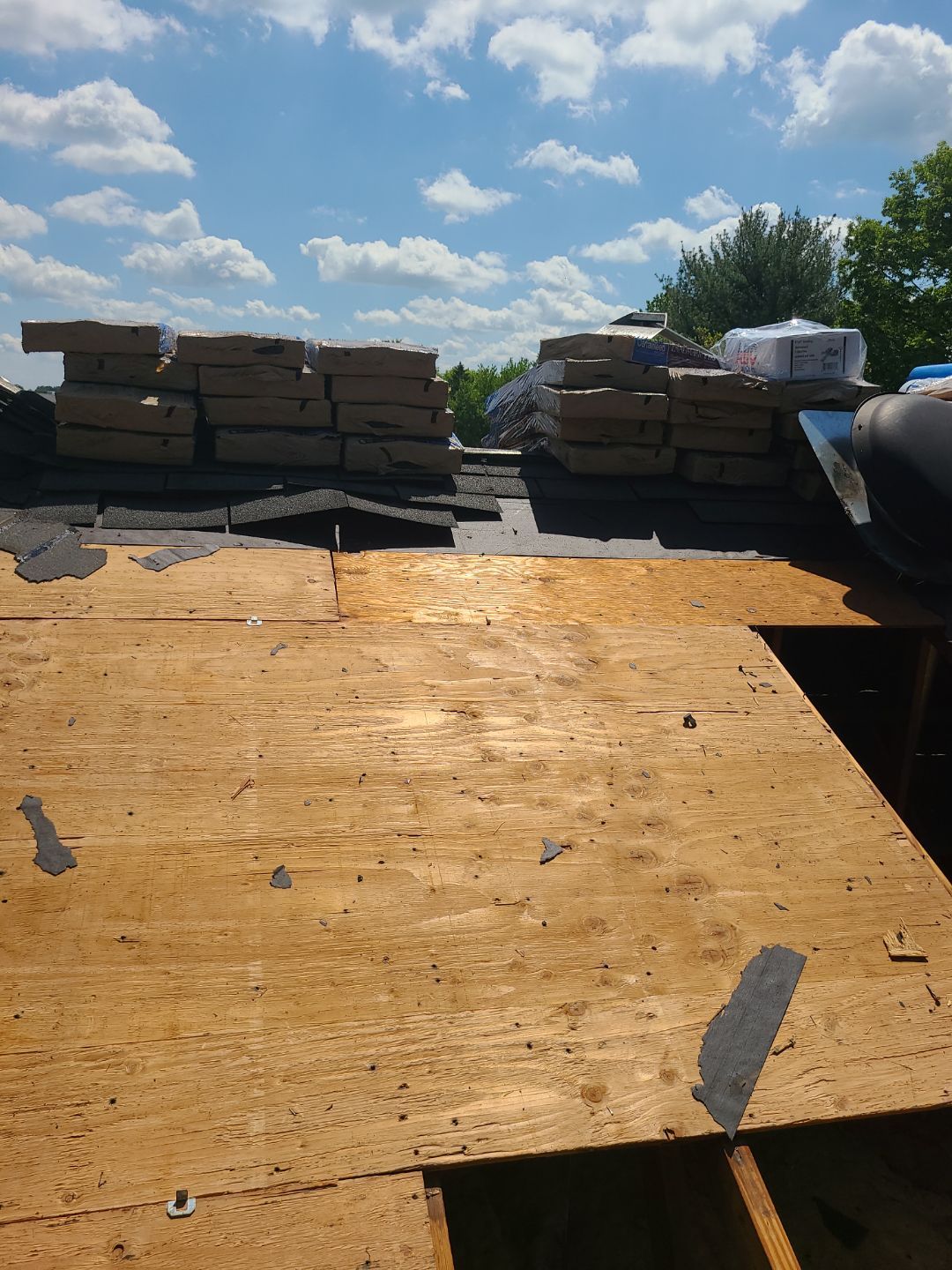 Oakton: CertainTeed Landmark Pro Designer Shingles in Max Def Pewter by RM Banning, Inc.