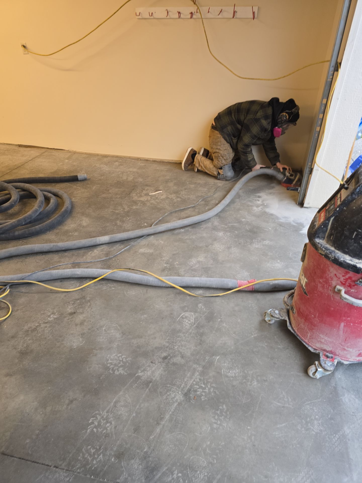 Spokane Garage Floor Polyaspartic Coating with Trail Mix Flake by Croc Coatings, LLC