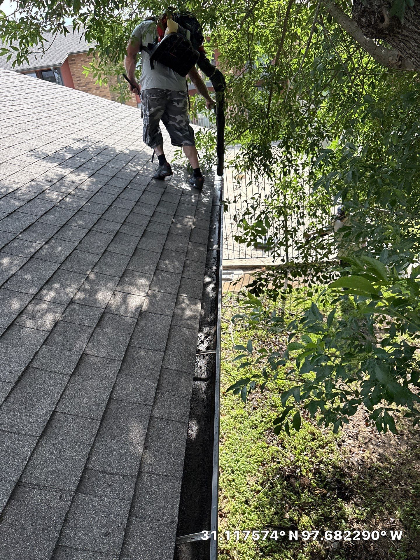 Commercial gutter cleaning Killeen & Temple after photo with clean gutters