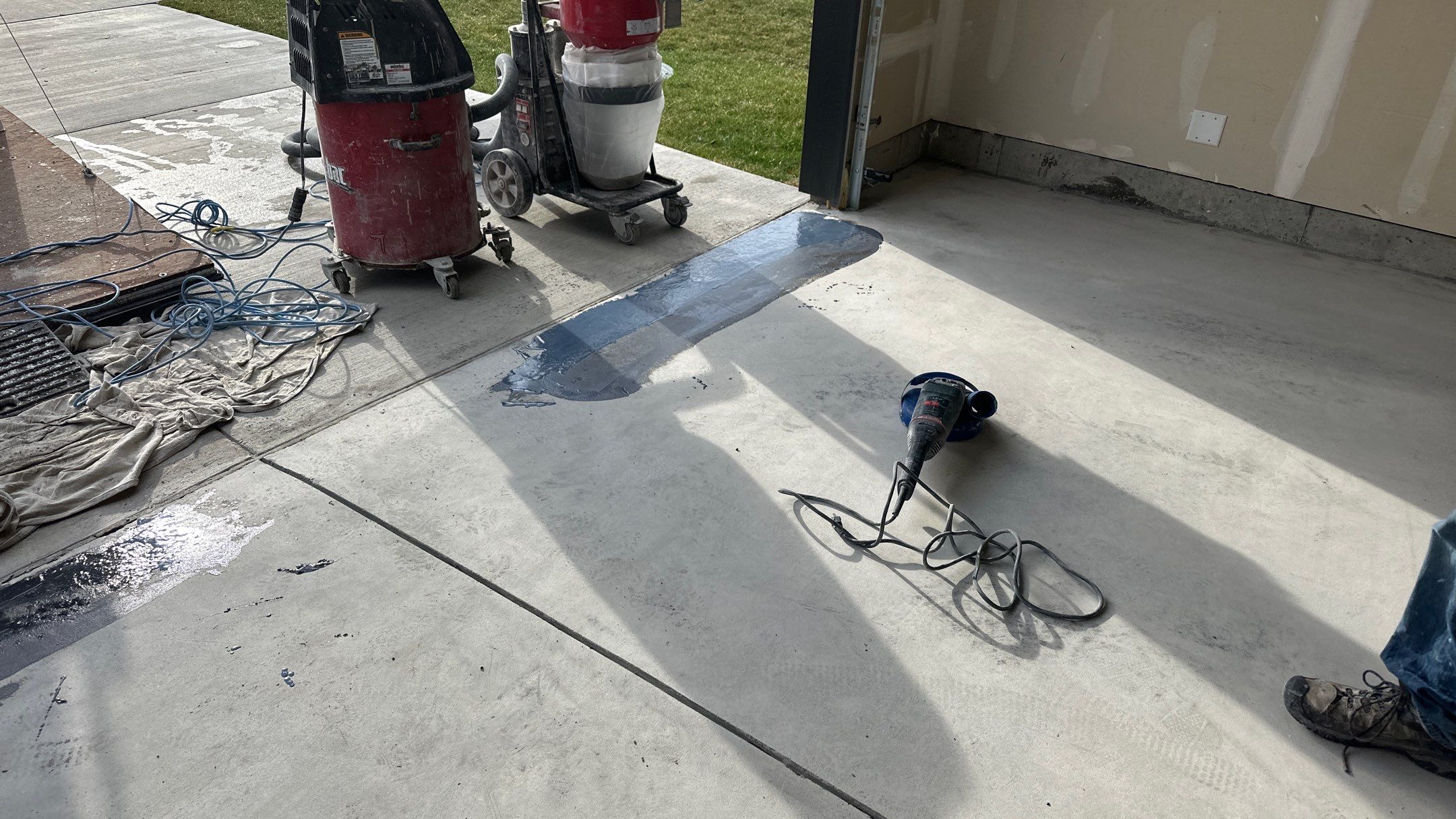 Garage Transformation using Smoke by Croc Coatings, LLC
