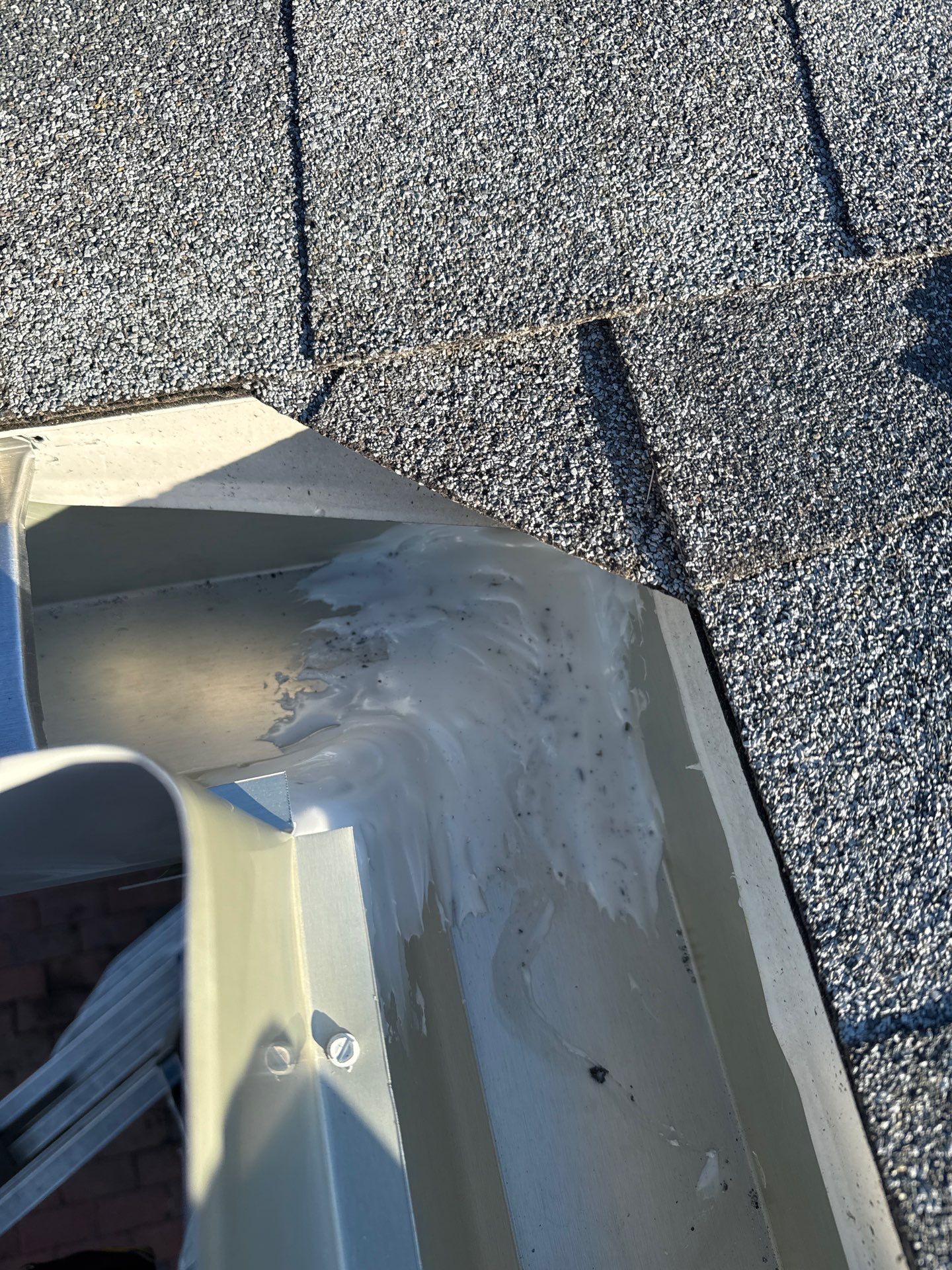 Splash Guard Gutters for Heavy Rain in Bradenton FL by Gutter Professors