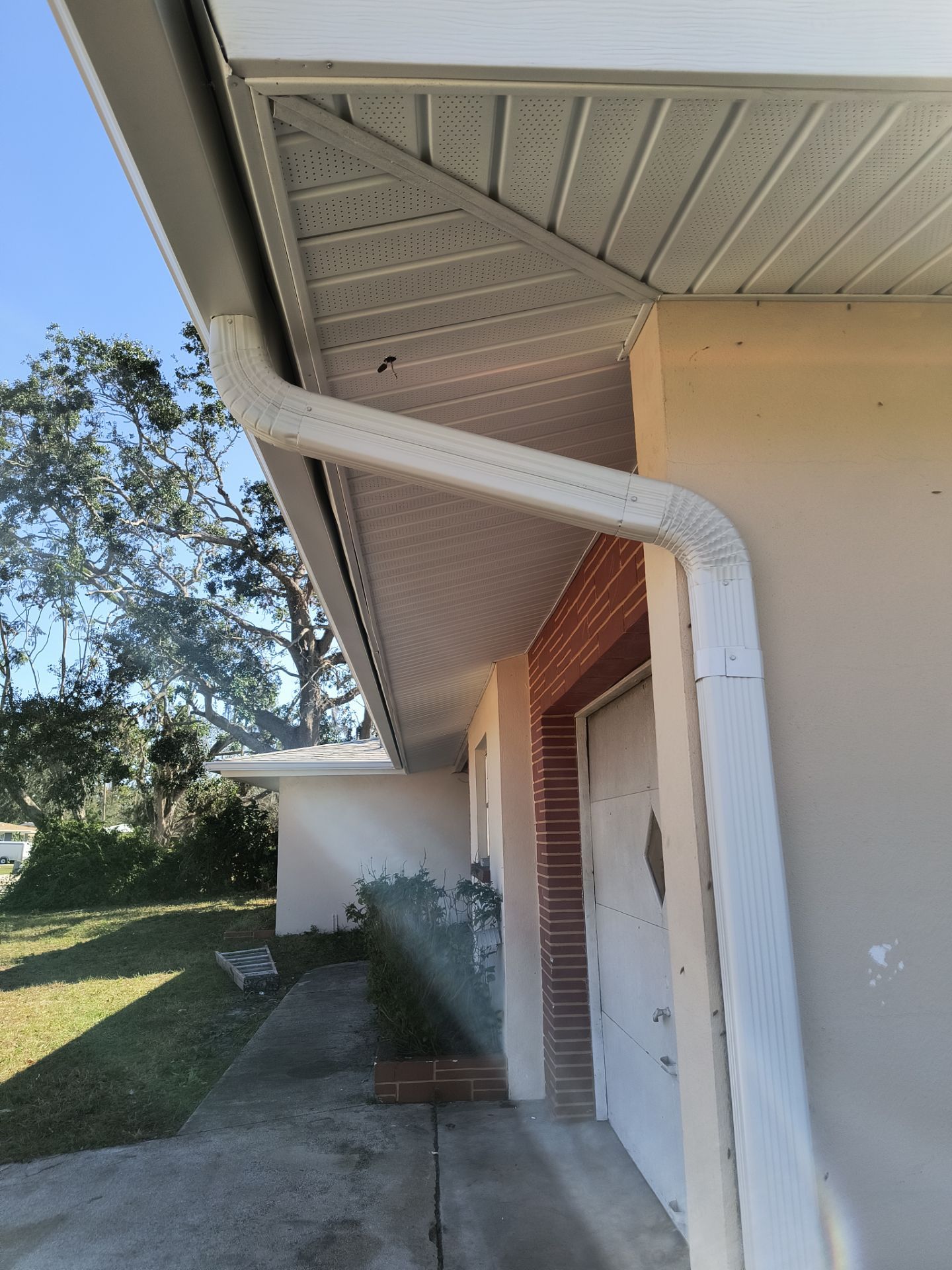 White Soffit and Fascia Upgrade in Sarasota FL by Gutter Professors