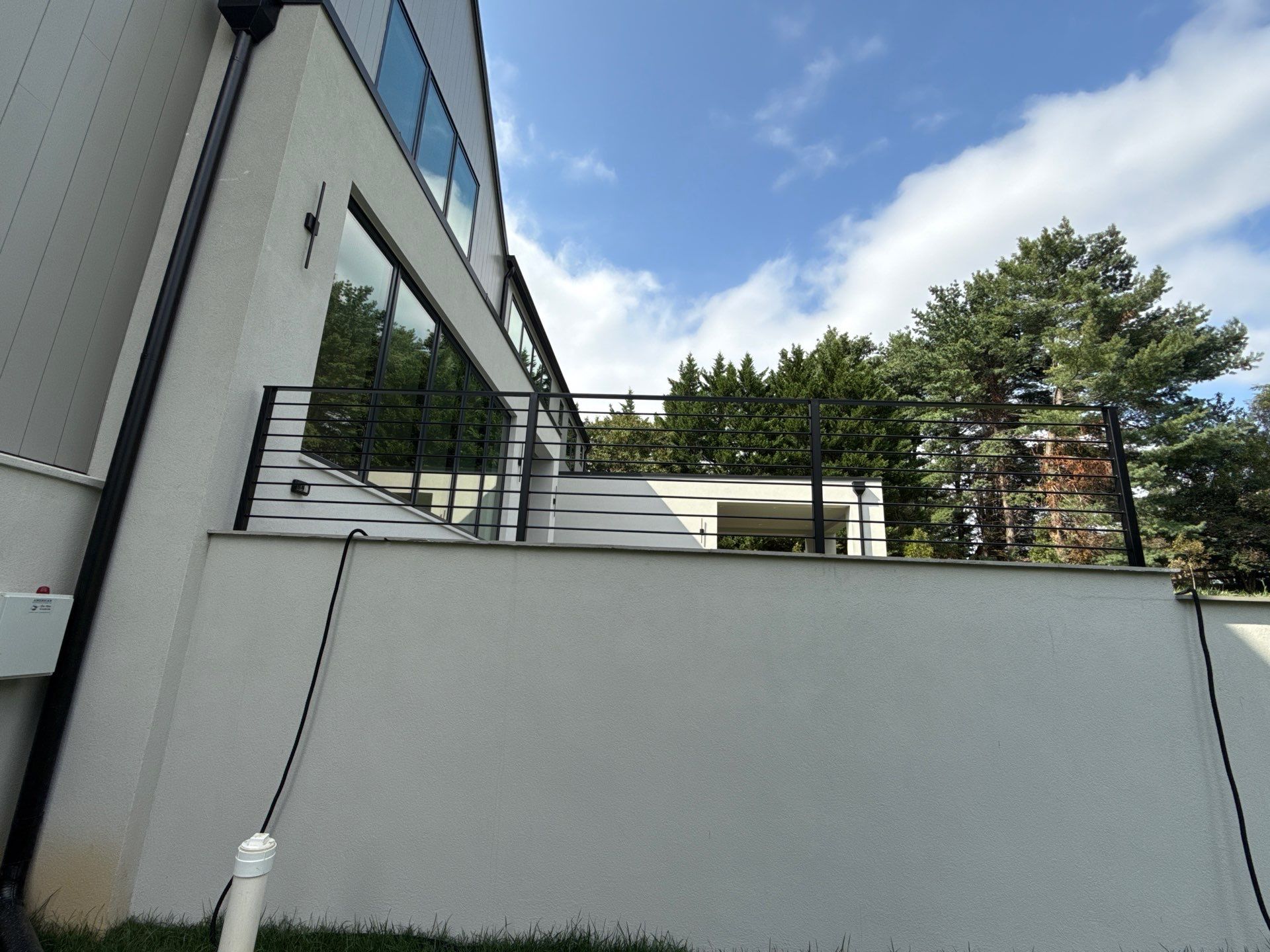 Modern Custom Horizontal Round Bar Railings – Contemporary Residential Design by Capitol Iron Works