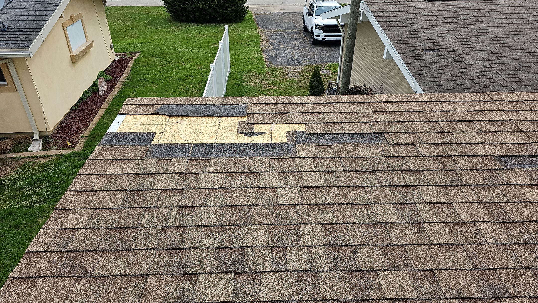 ATLAS PINNACLE COLOR: WEATHERED WOOD by Eagle Eye Roofing