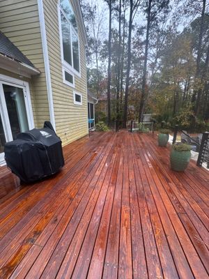 Weathered Deck using Wood Sealant