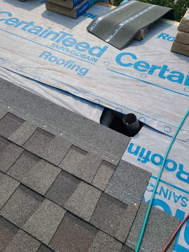 Alexandria - Certainteed Landmark Weathered Wood Shingles by RM Banning, Inc.