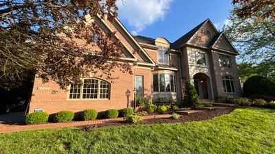 Great Falls: CertainTeed Landmark Pro Designer Shingles in Max Def Moire Black