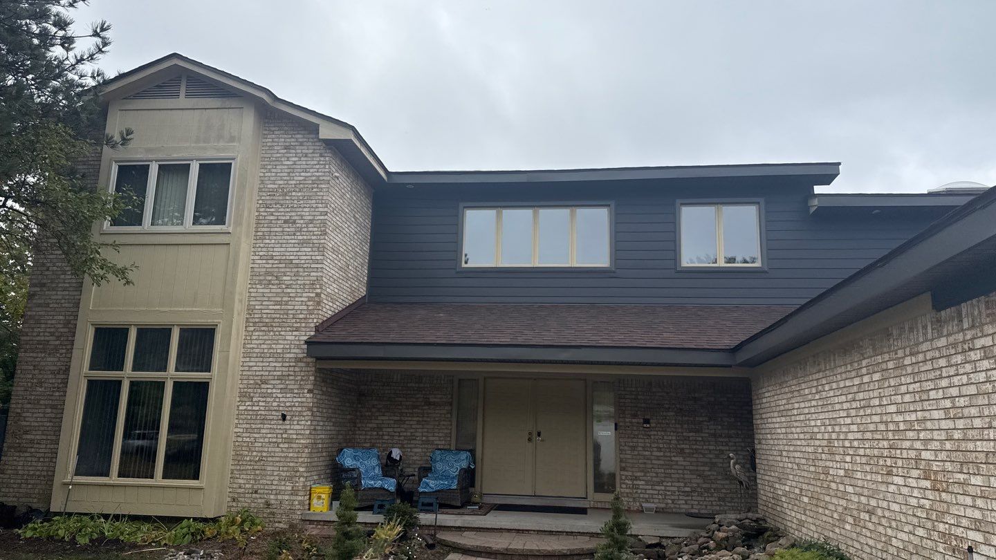 Siding Replacement using Alside S7 Cedar Mill Grain Cast Iron by 180 Contractors