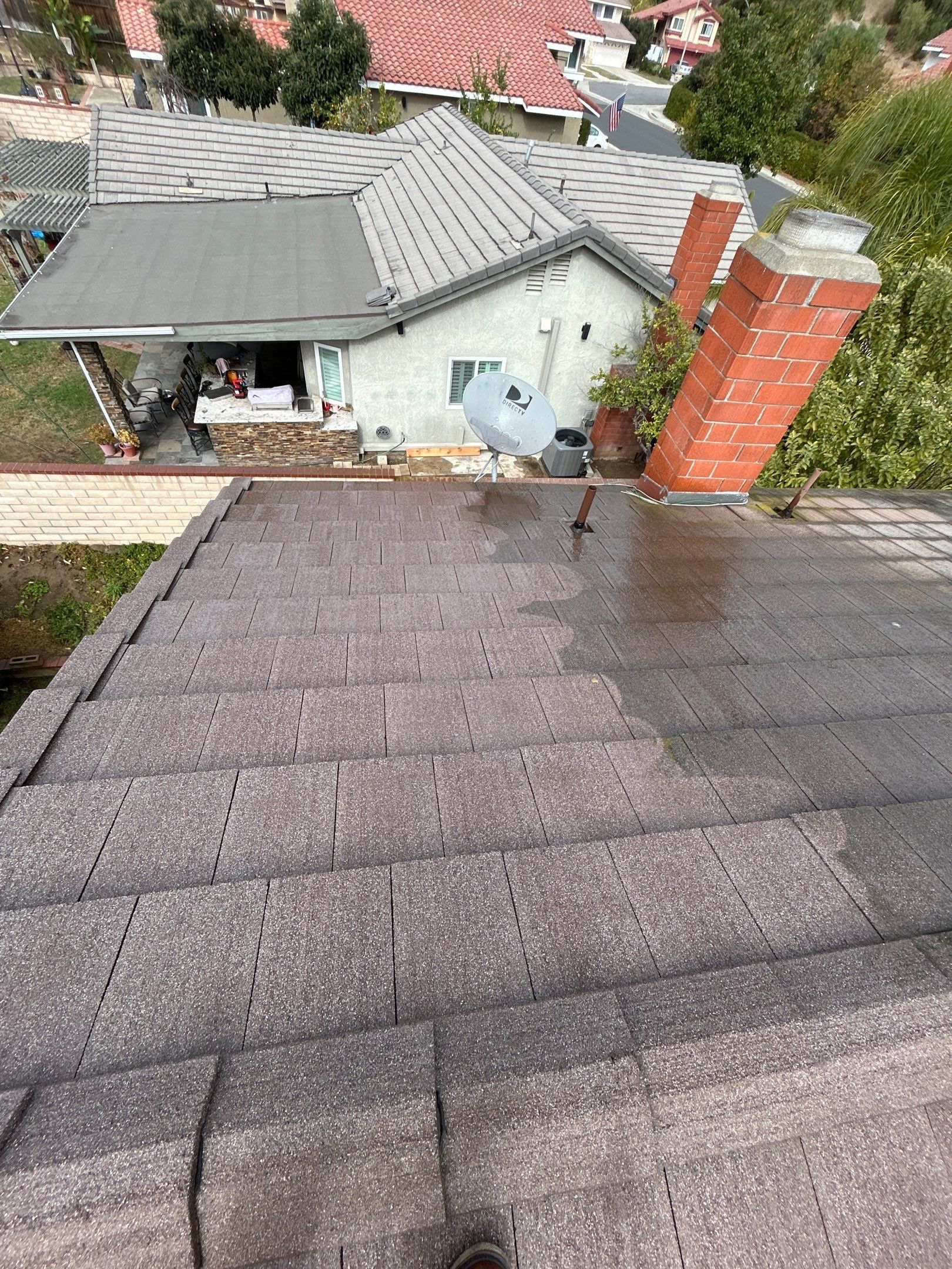 Roof Cleaning by La Power Washing Inc