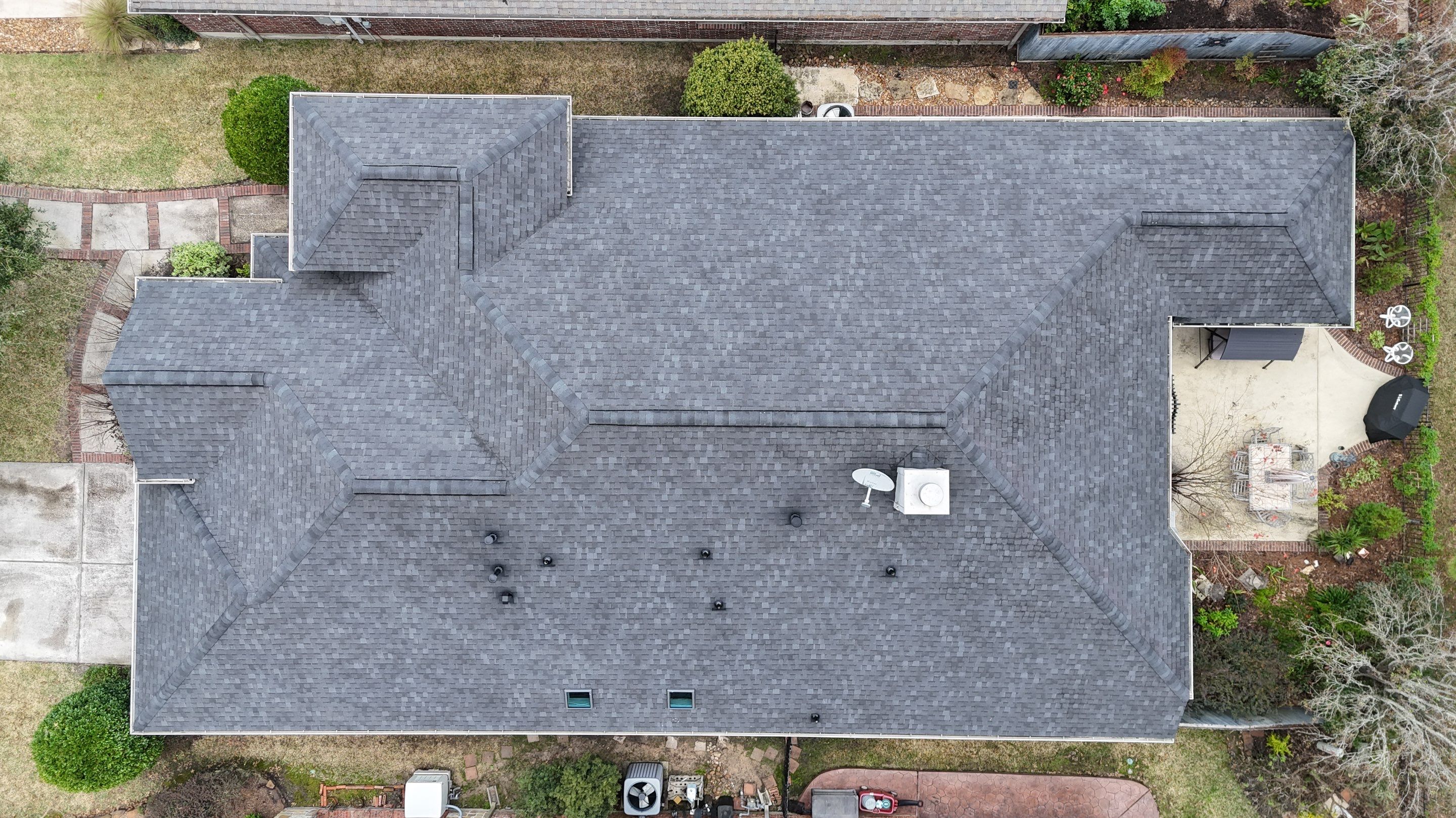 Kingwood Roof Installation using Atlas Pinnacle Pristine by Modern BYLT Roofing & Construction