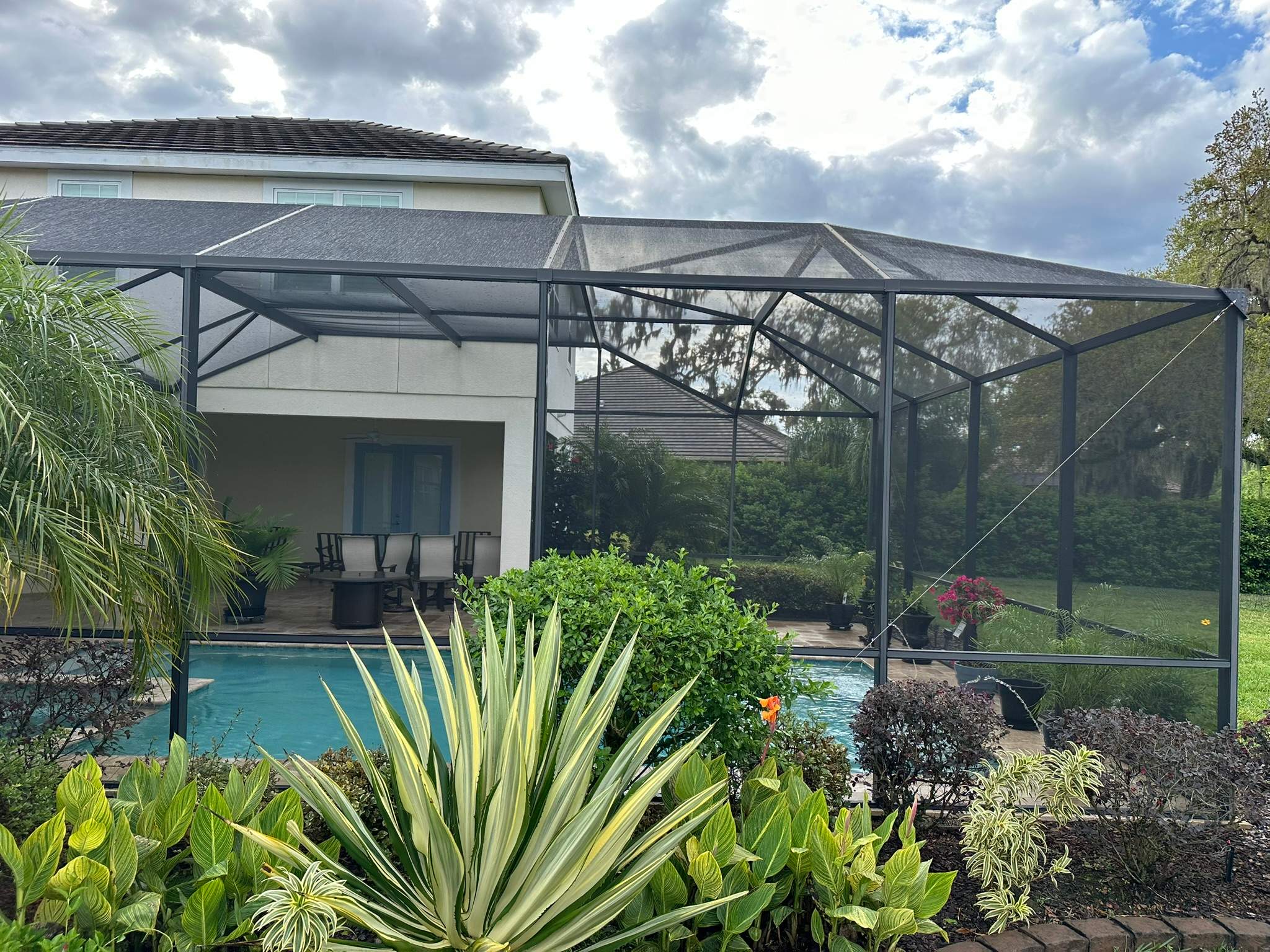 House Wash & Pool Screen Enclosure Cleaning in Winding River Community, Bradenton, FL | Sunshine AquaWash by Sunshine AquaWash
