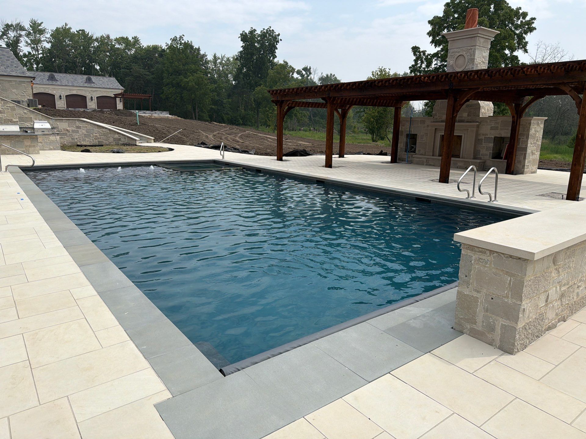 French Riv Pool Spa Combo by North Shore Pool & Spa