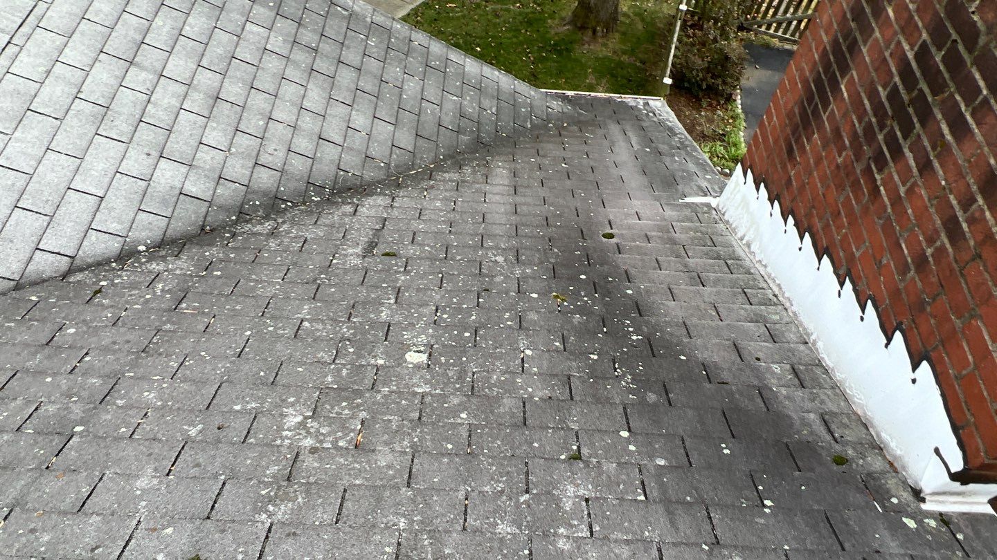 Arlington: CertainTeed Landmark Designer Shingles in Cobblestone Gray by RM Banning, Inc.