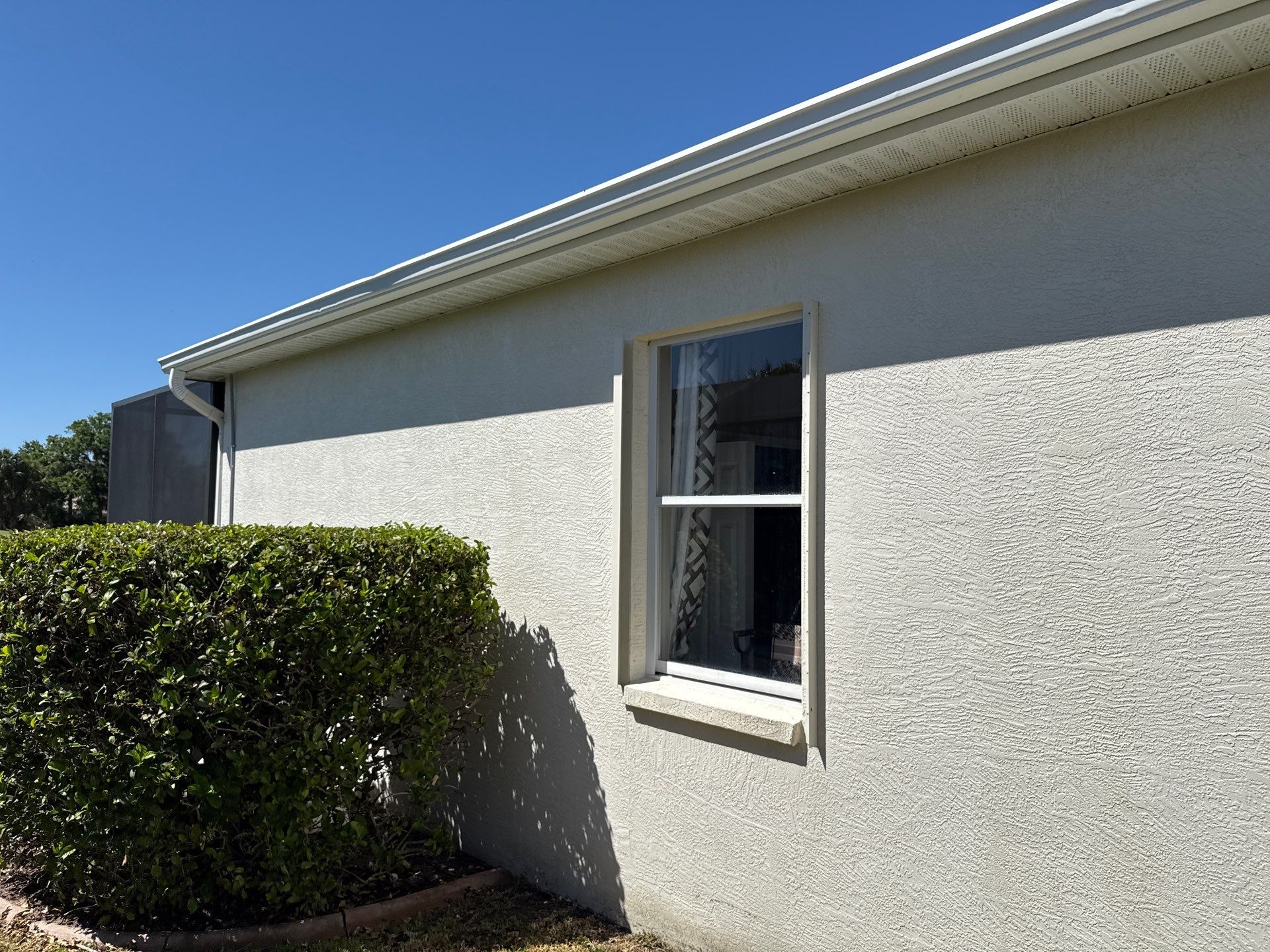 House Wash, Paver Pool Deck & Screen Enclosure Cleaning in Greenfield Plantation | Bradenton, FL by Sunshine AquaWash