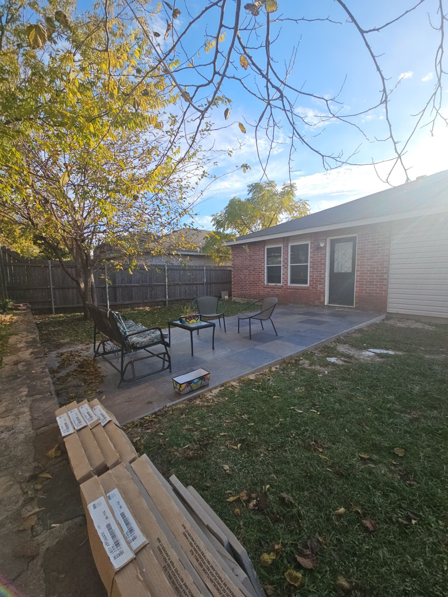 robledolinda-Patio Cover & Fence by road roofing llc