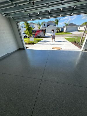 Artisanal Garage Finish: Multi-Toned 'Hybrid' Flake System