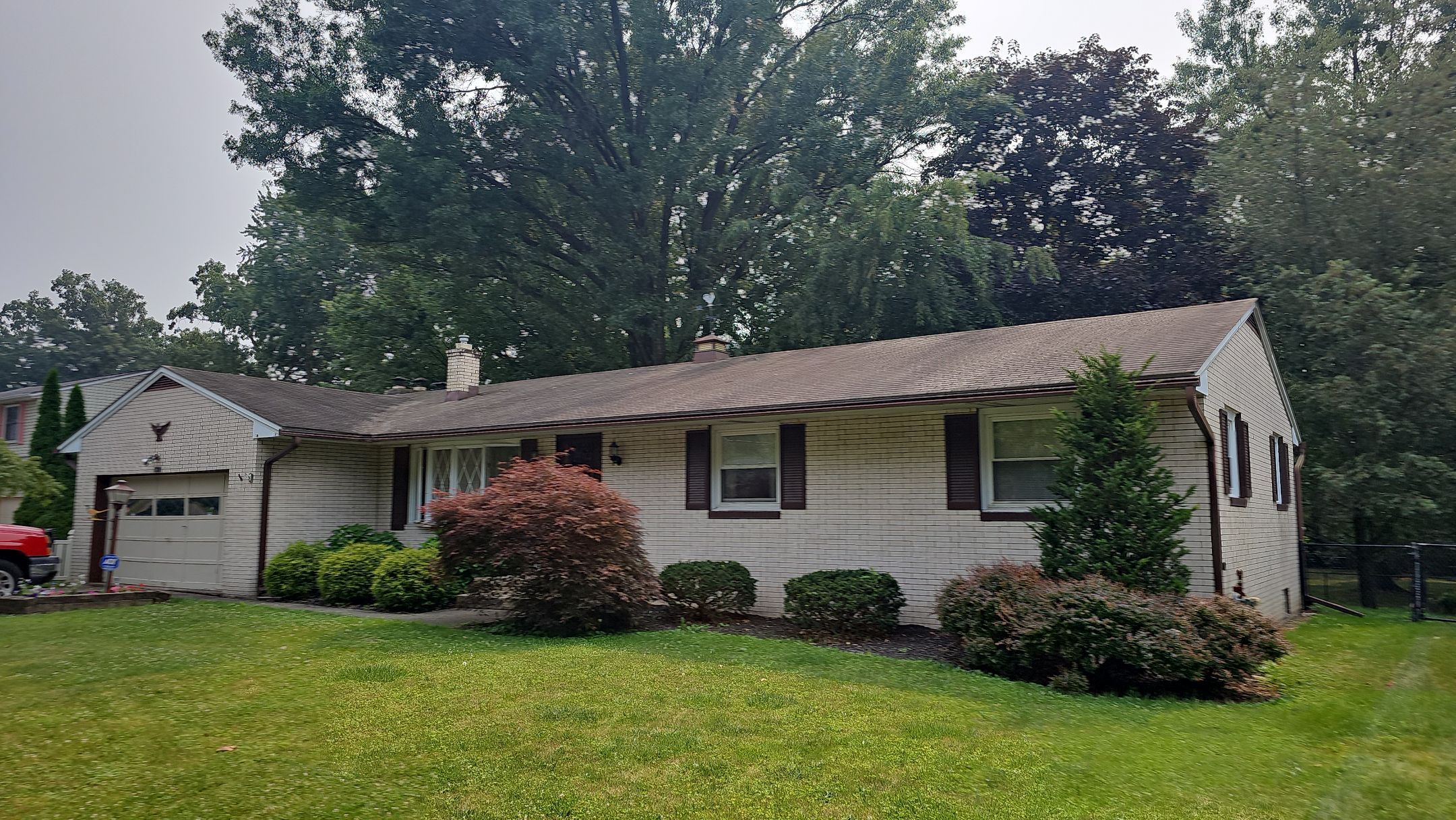 ATLAS PINNACLE COLOR: BURNT HICKORY by Eagle Eye Roofing