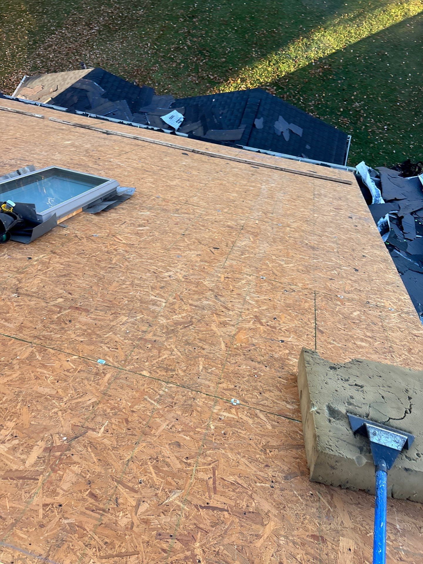 Residential Roofing Installation using GAF Timberline HDZ Biscayne Blue by Rainstoppers Roofing