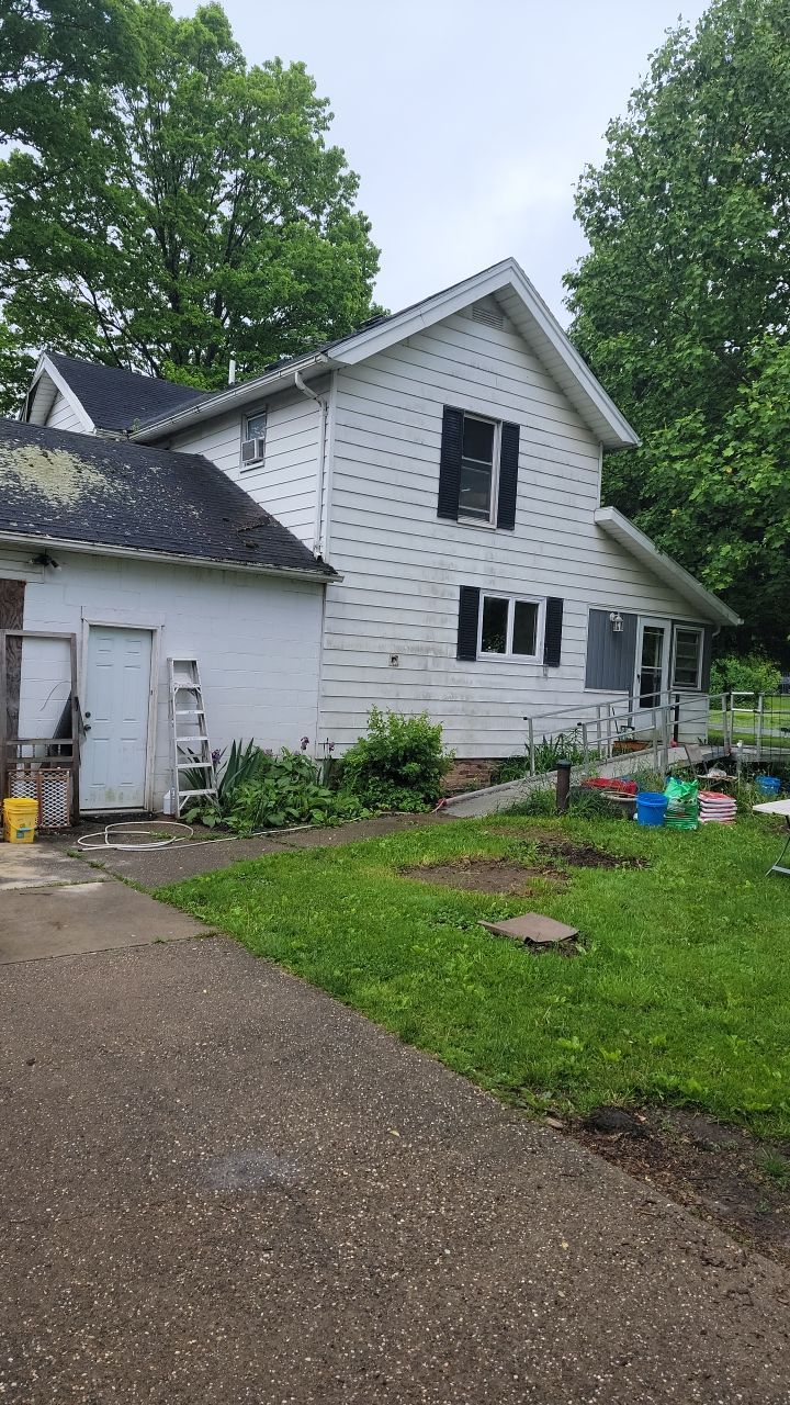 ATLAS PINNACLE COLOR: HEARTHSTONE DRIP EDGE: WHITE by Eagle Eye Roofing