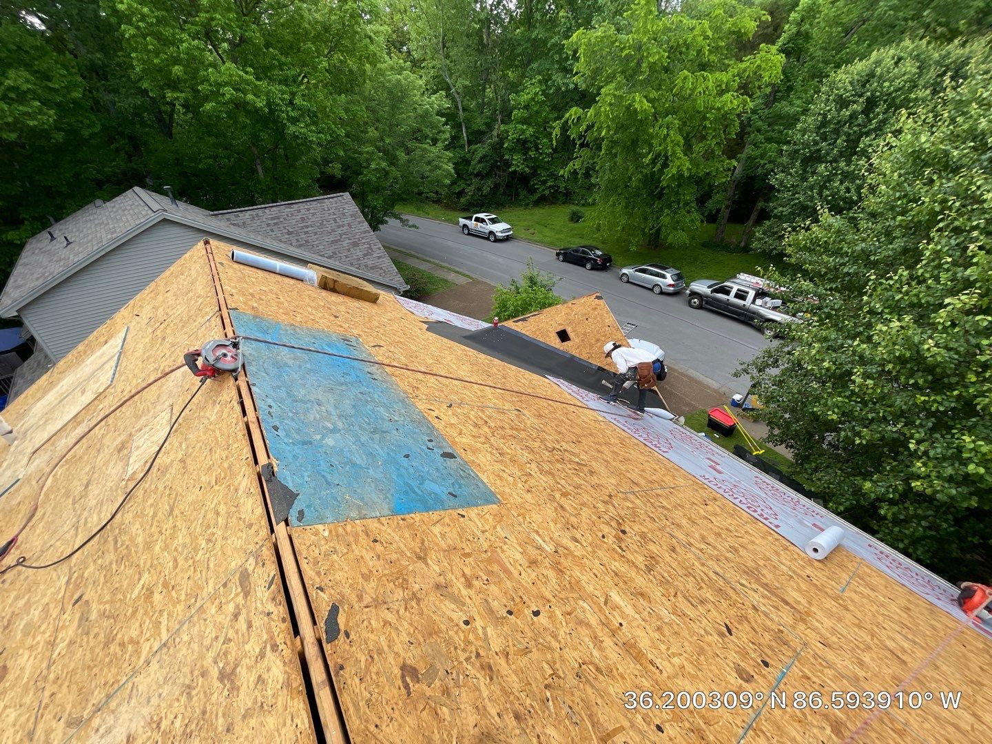 Residential Roofing Installation using Owens Corning Oakridge Roofing System by Undersun Roofing 