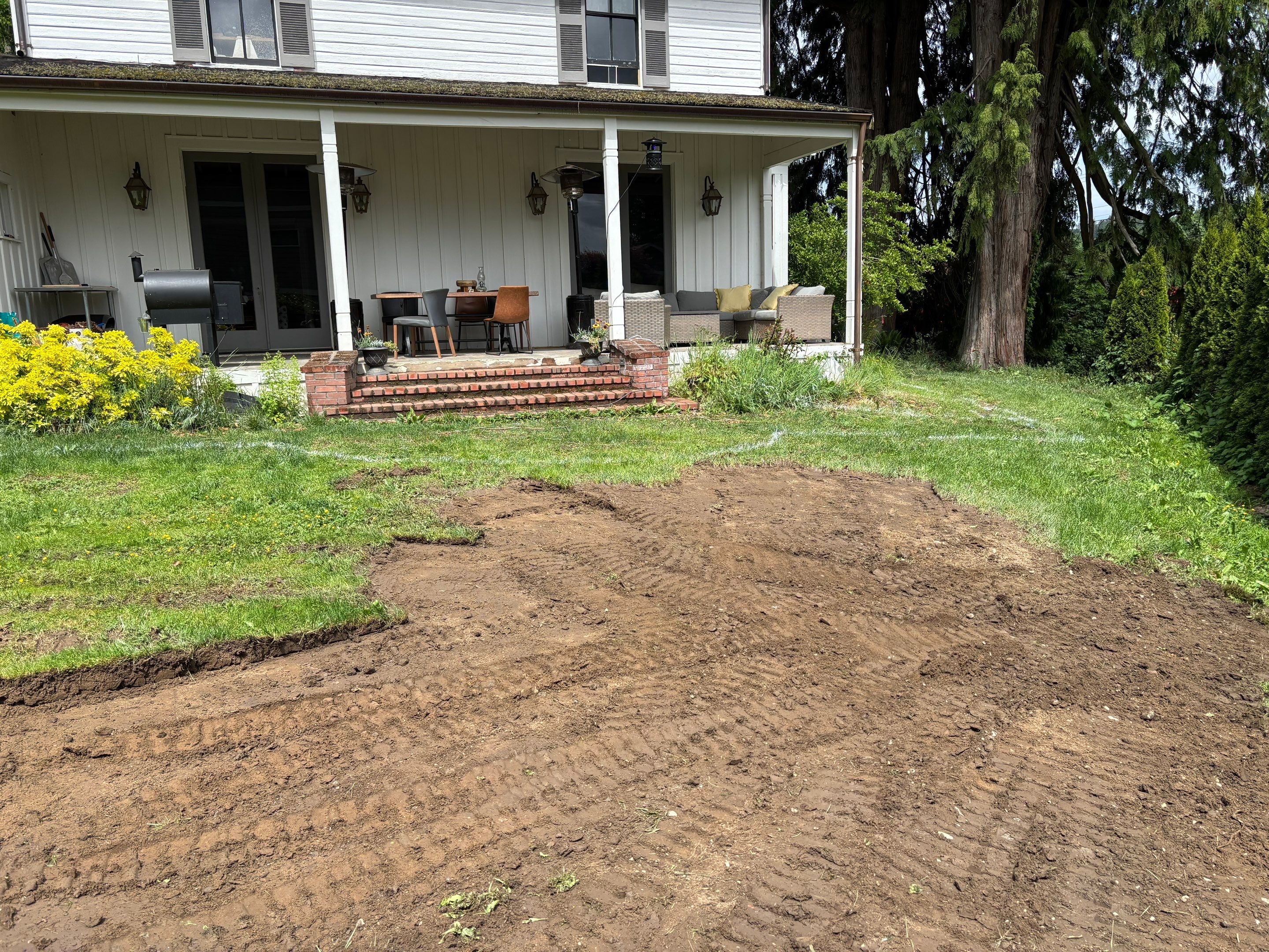 Maple Ave Renovation by Pacific Pine Landscape