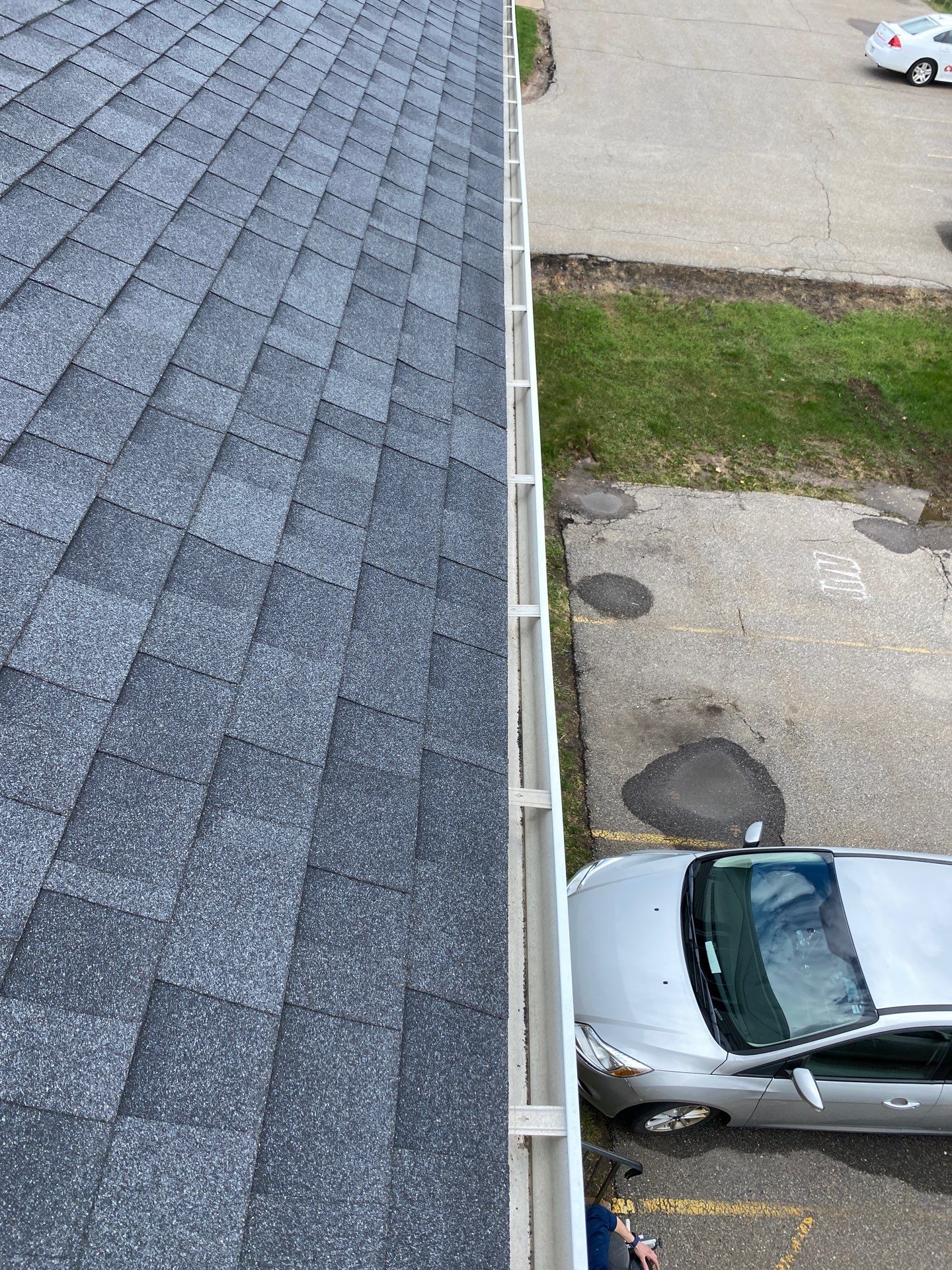 HOA gutter cleaning after photo.