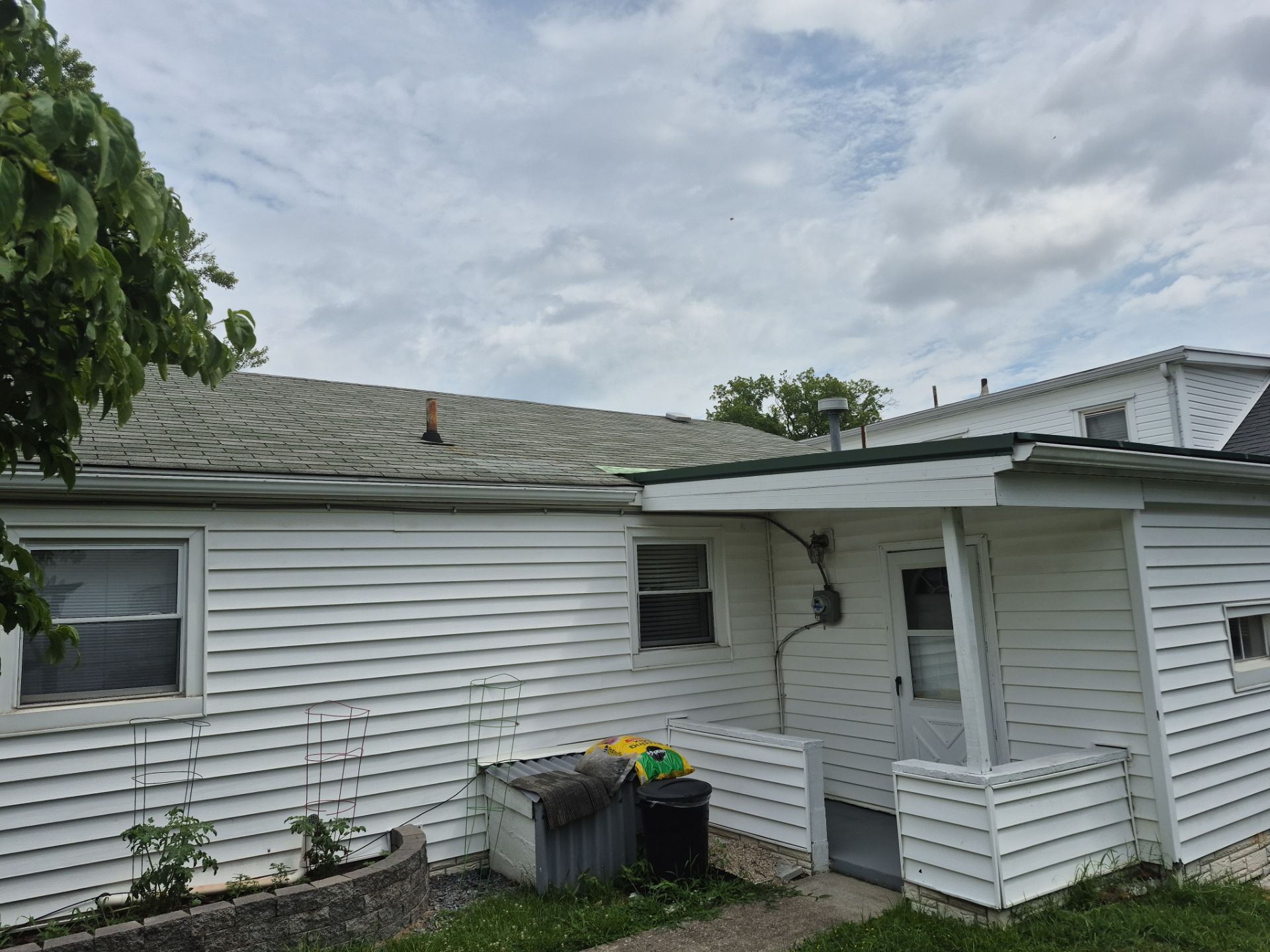 Charleston WV Lifetime Metal Roof Installation – Durable, Energy-Efficient Roofing System by Mr. Roofer