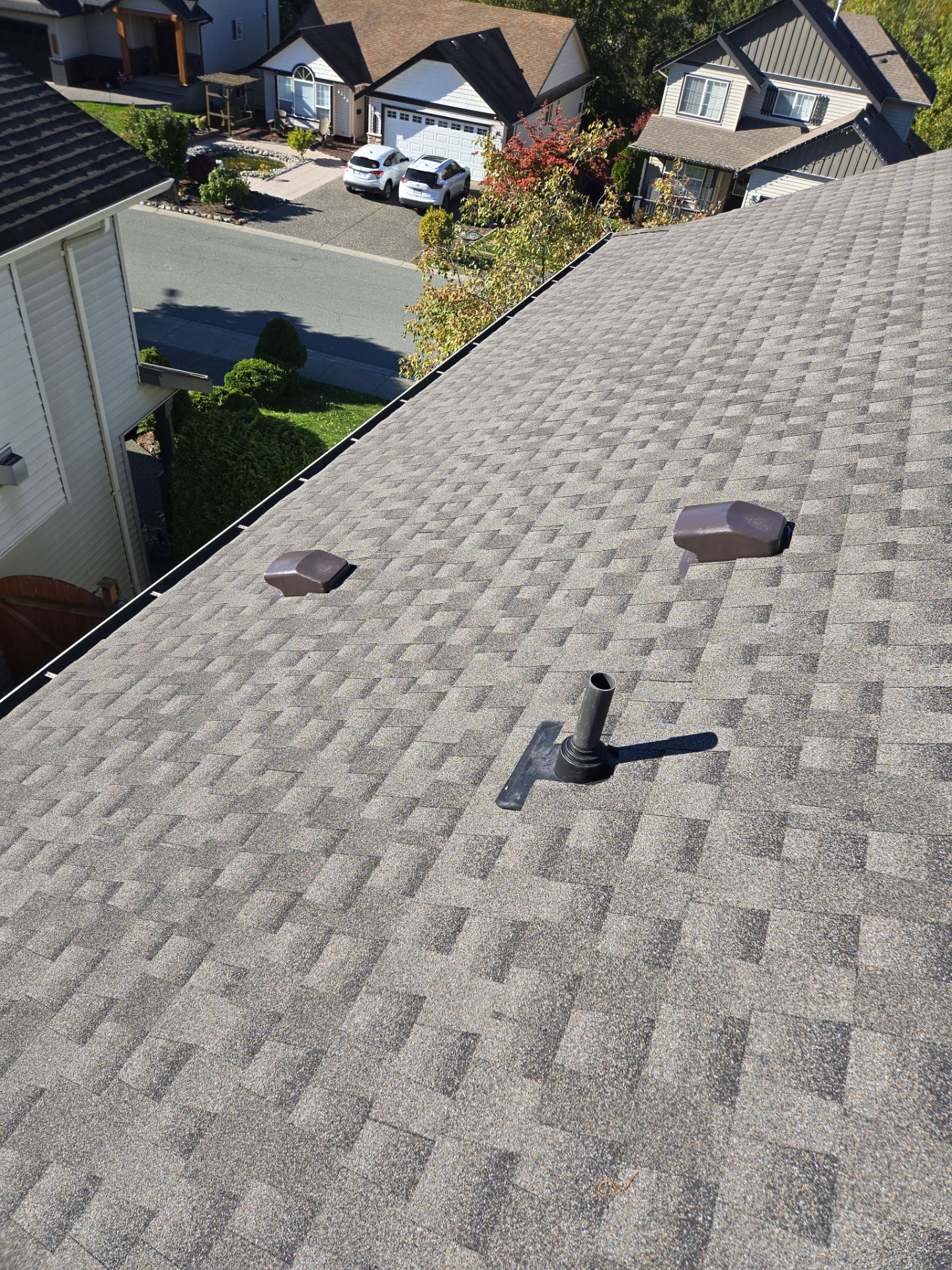 Residential Re-Roof using GAF Timberline HDZ Canadian Driftwood by Top Notch Roofing Inc