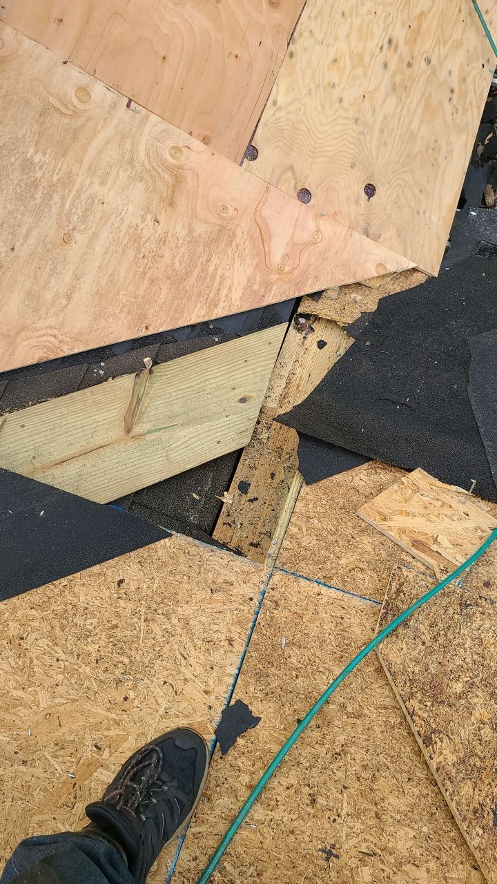 Arlington: CertainTeed Landmark Pro Designer Shingles in Max Def Heather Blend by RM Banning, Inc.