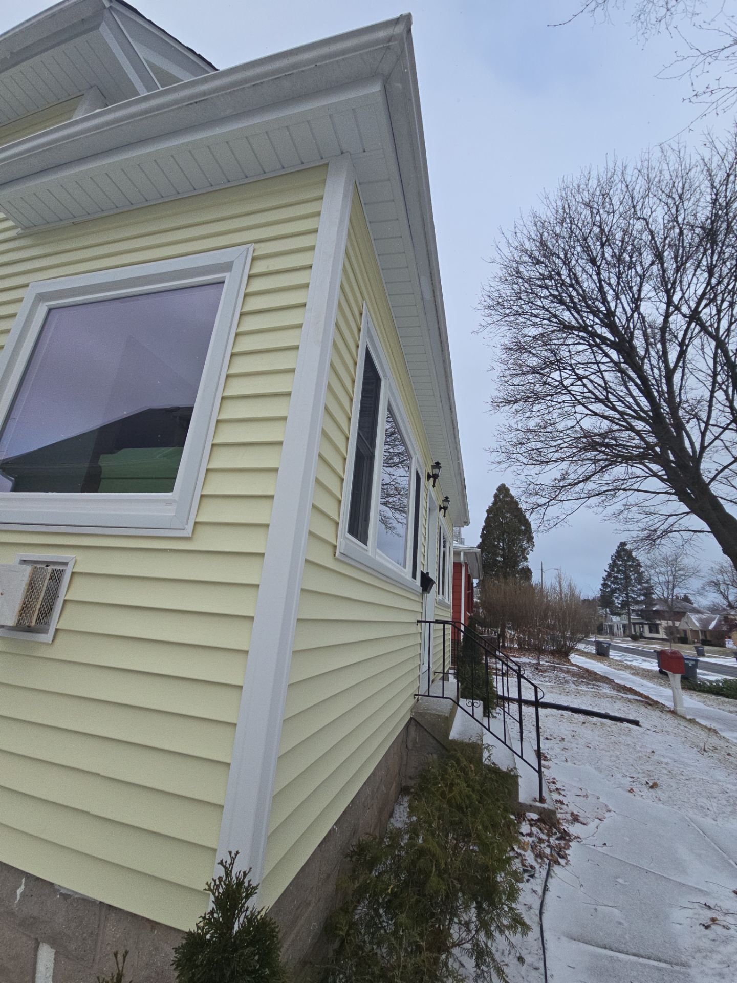 Sunshine siding install !  by Gellings Roofing & Siding