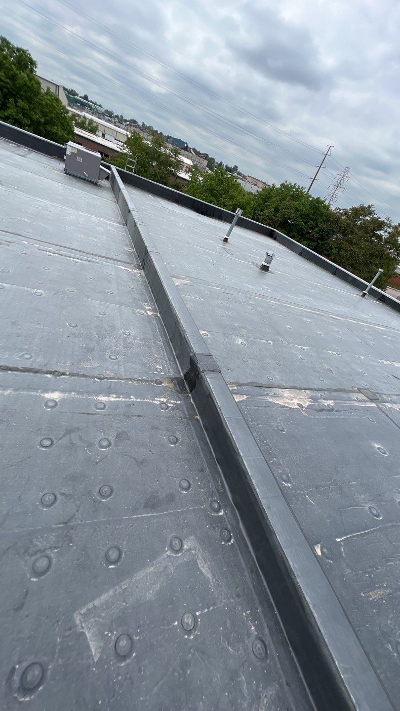Commercial Roofing Installation using MuleHide EPDM .60 - BLACK by A to Z Roofing