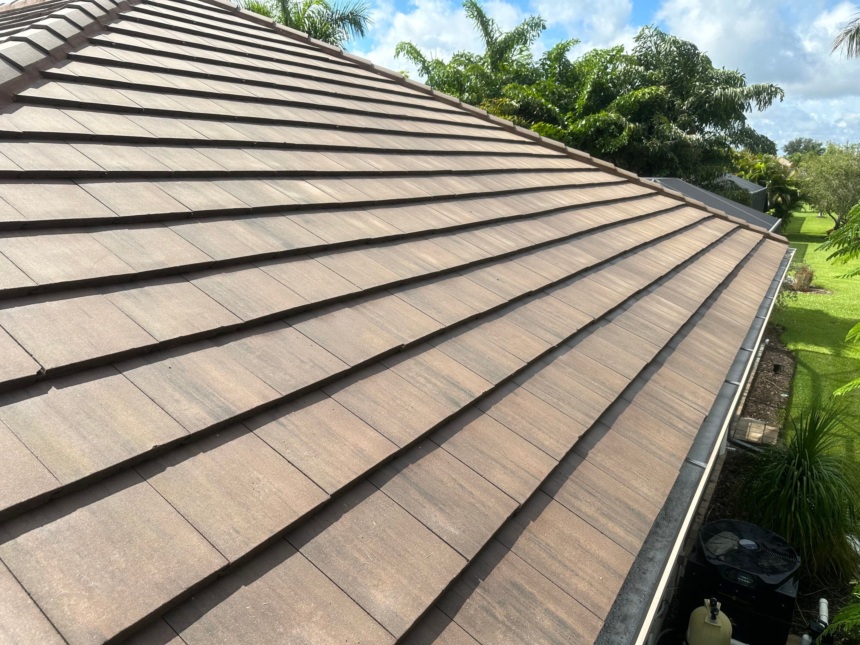 Flat Tile Roof Cleaning, House Wash & Sidewalk Cleaning in Enclave at Country Meadows, Bradenton, FL | Sunshine AquaWash by Sunshine AquaWash