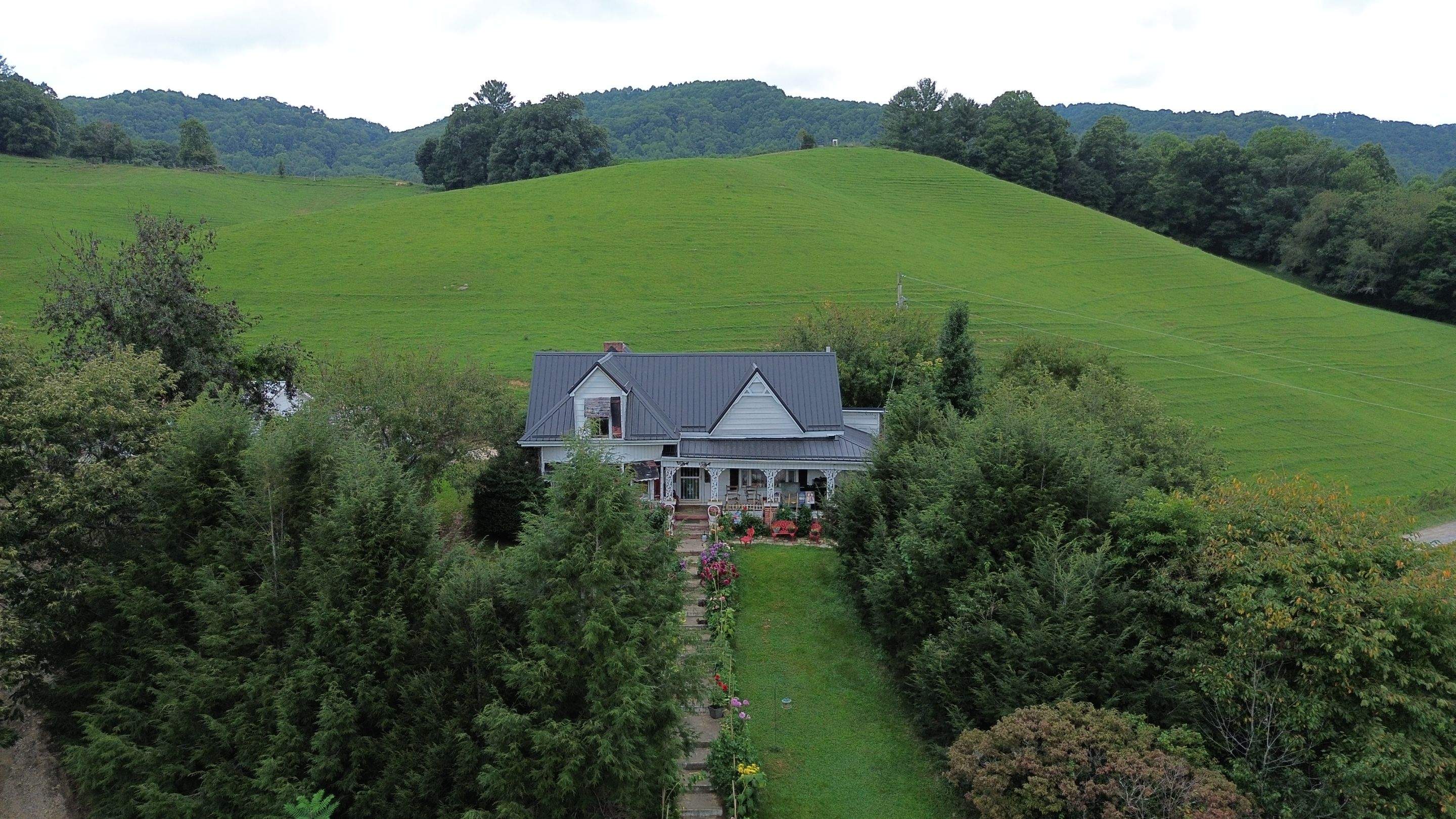 Byrd Residence by Omnia Roofing