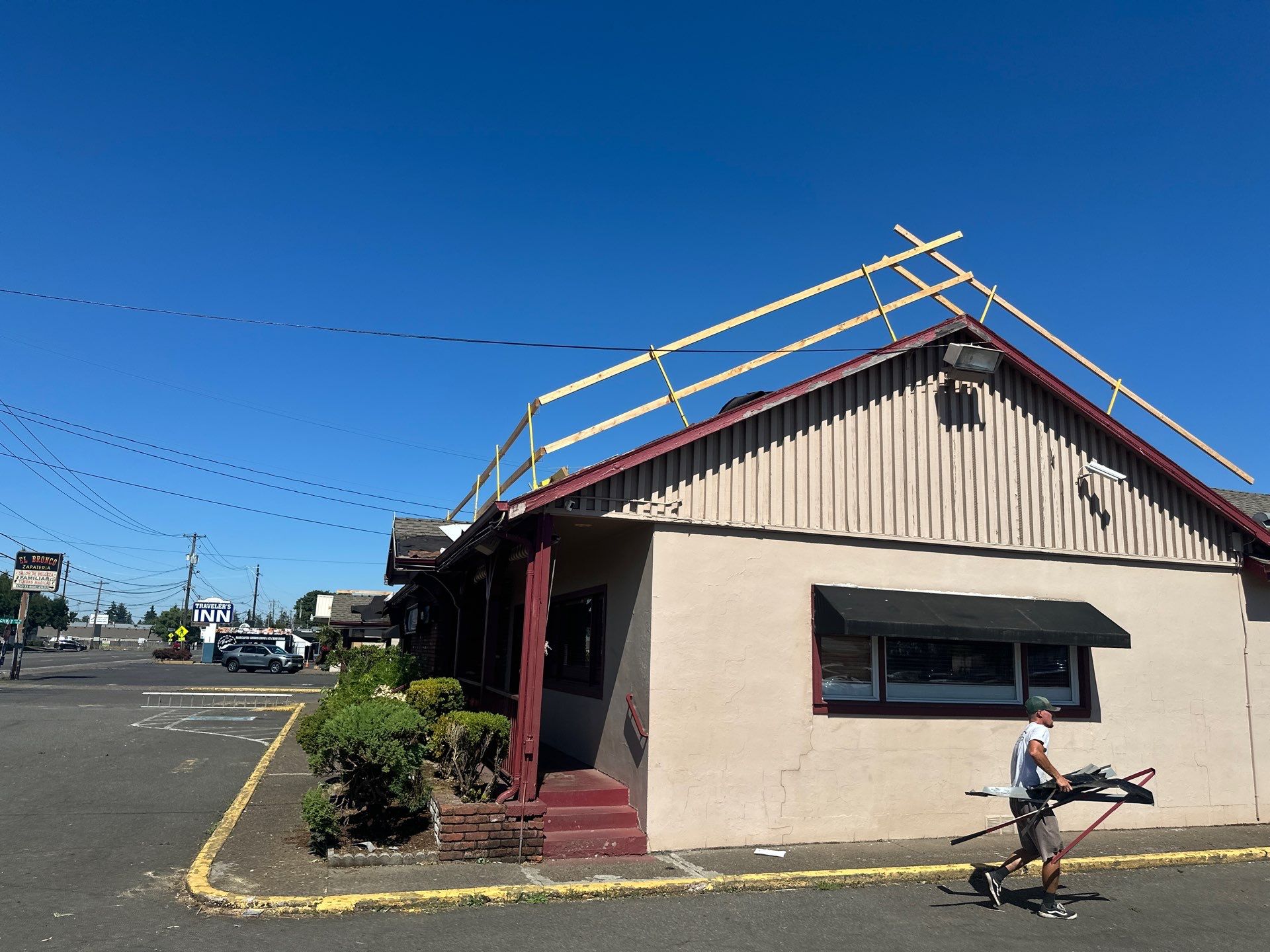 Summit Grey Lum Yun Salem Oregon Commercial Roof by Orezona Building & Roofing Company, Inc.