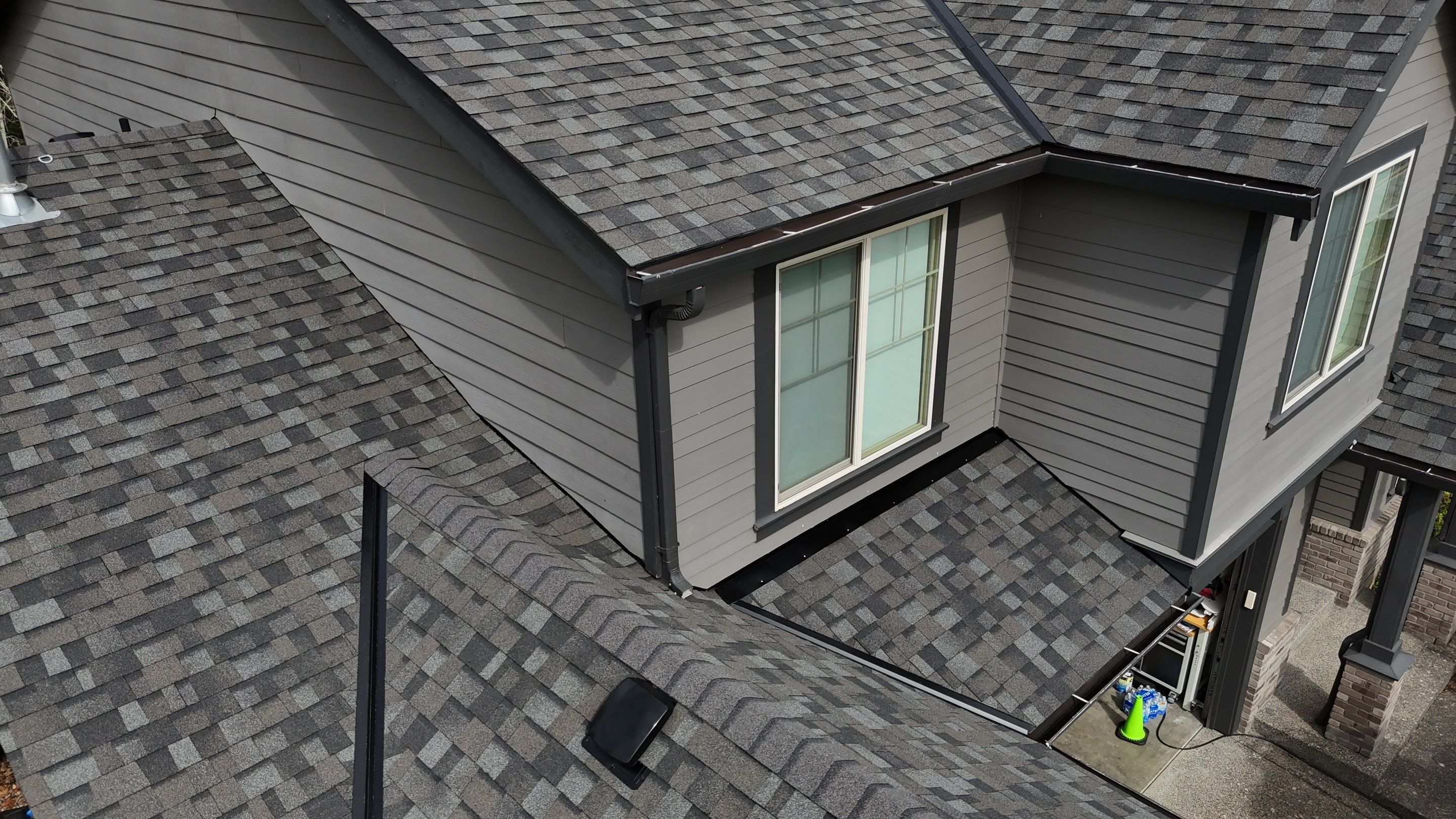 Williamsburg Gray | Roof Replacement in Camas, WA 98607 by Valiant Roofing, LLC