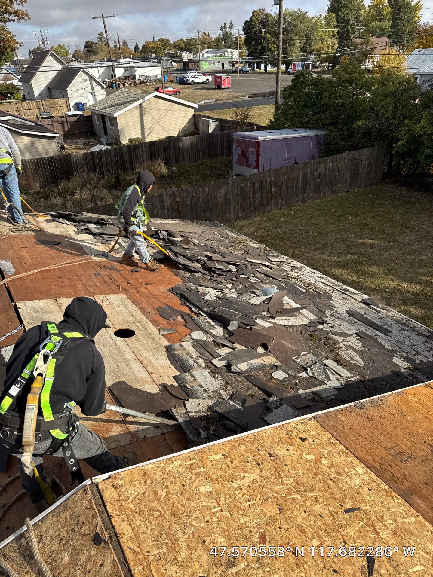 Medical Lake Asphalt Shingle Roof Replacement and Structural Decking Repair by Alpine Roofing