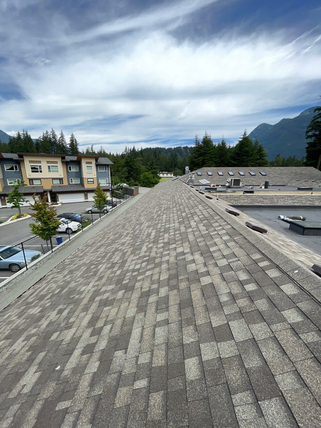 Residential ReRoofing Installation using OC Oakridge shingles by Top Notch Roofing Inc