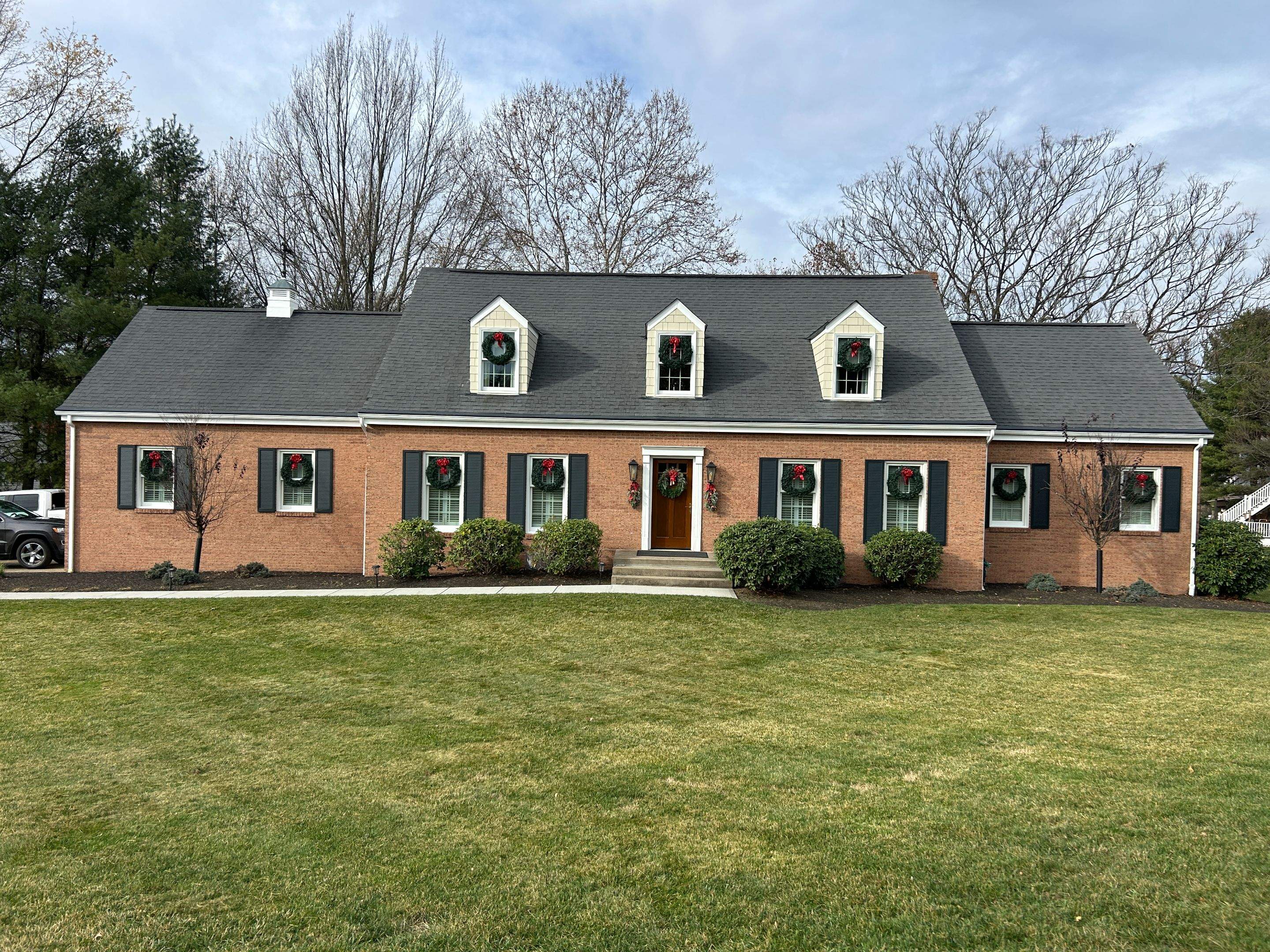 James Hardie in Navajo Beige Home Renovation at Sewickley by Ideal Siding Pittsburgh
