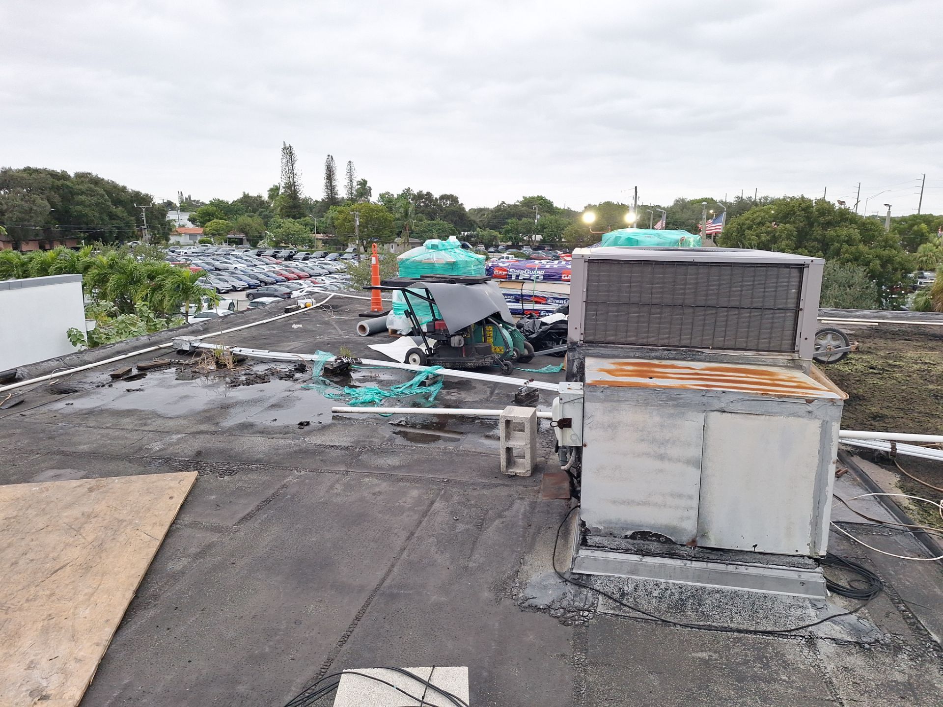 COMMERCIAL REROOF GAF TPO EVERGUARD 60 MIL SMOOTH WITH 1-1/2" INSULATION by Earl W. Johnston Roofing