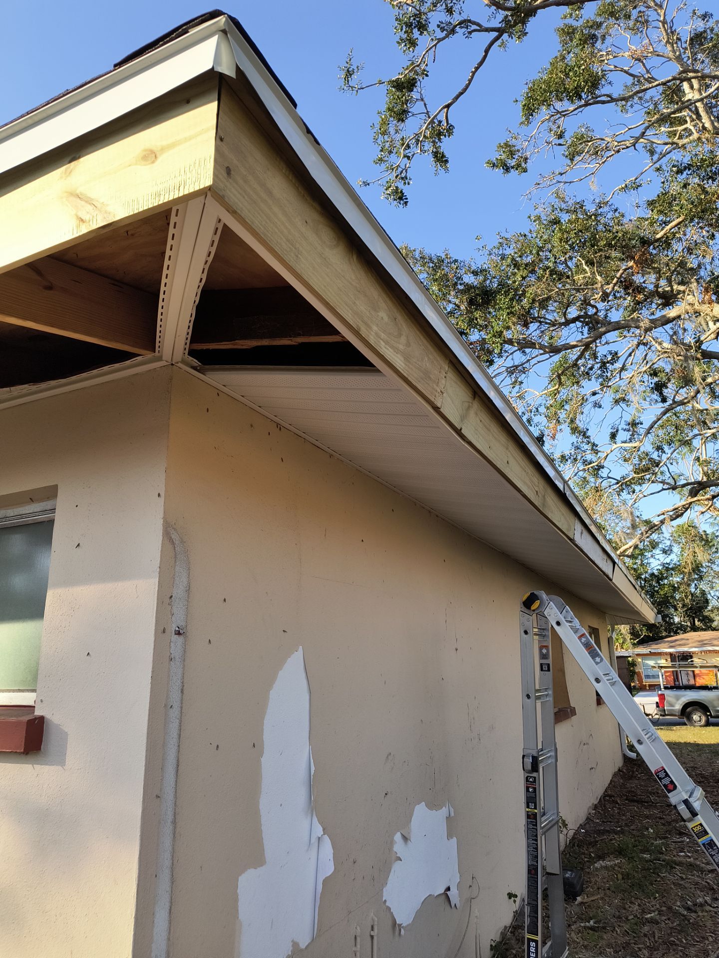 White Soffit and Fascia Upgrade in Sarasota FL by Gutter Professors