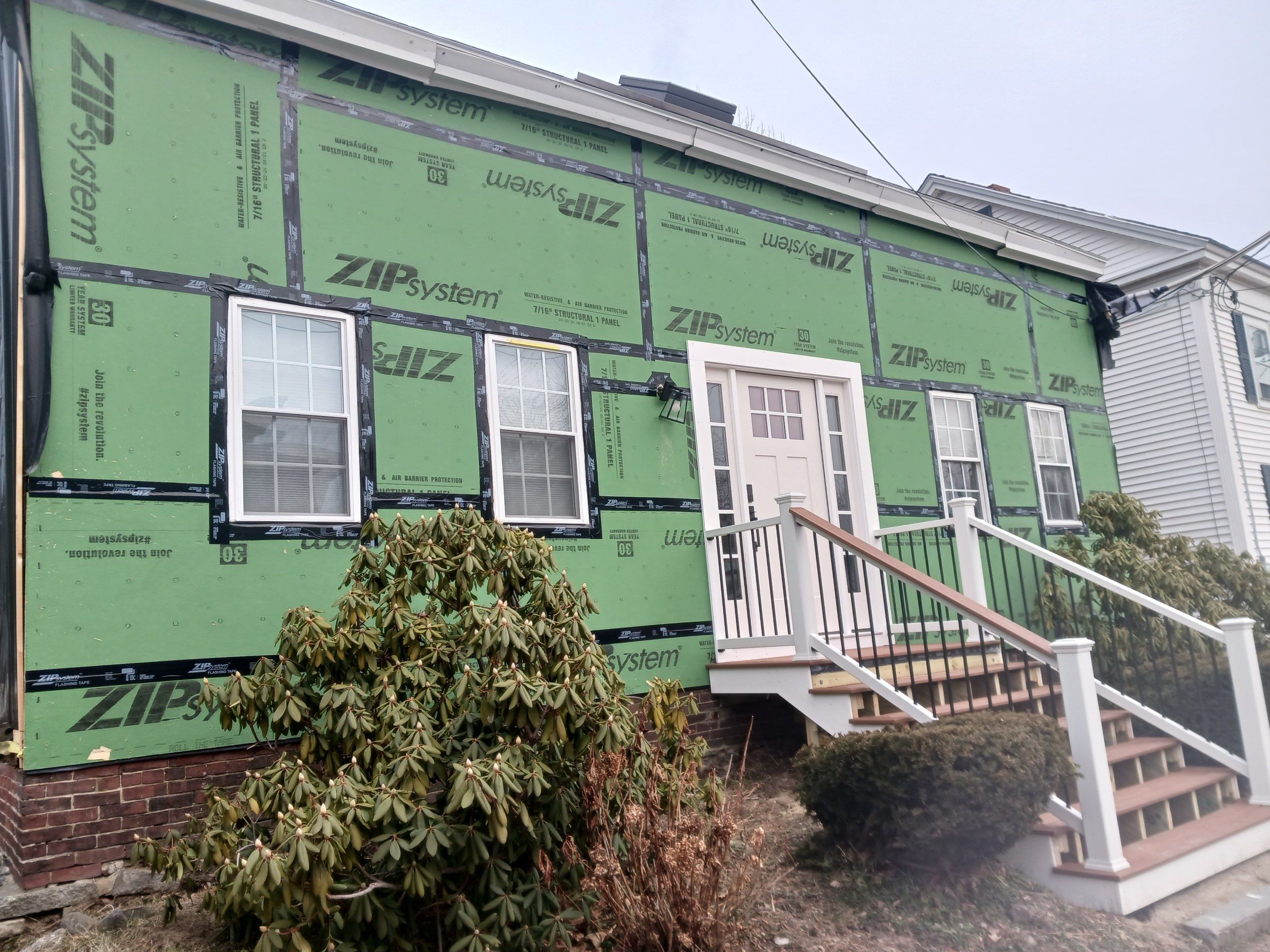 Rochester, New Hampshire - Vinyl Siding Project by Tall pine roofing