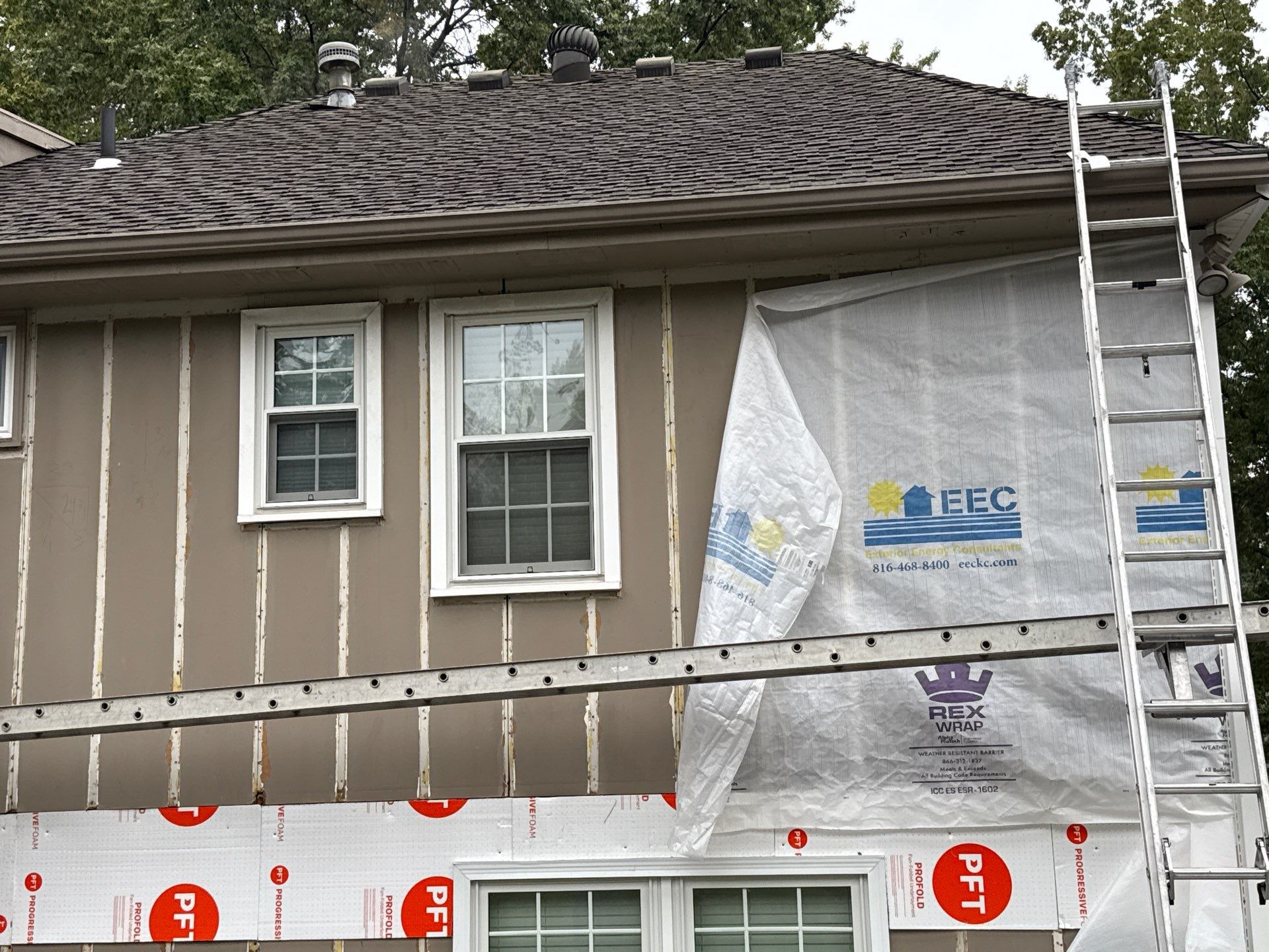 Complete Kansas City Exterior Remodel With IKO Roofing and Craneboard Siding by EEC Windows, Siding & Roofing