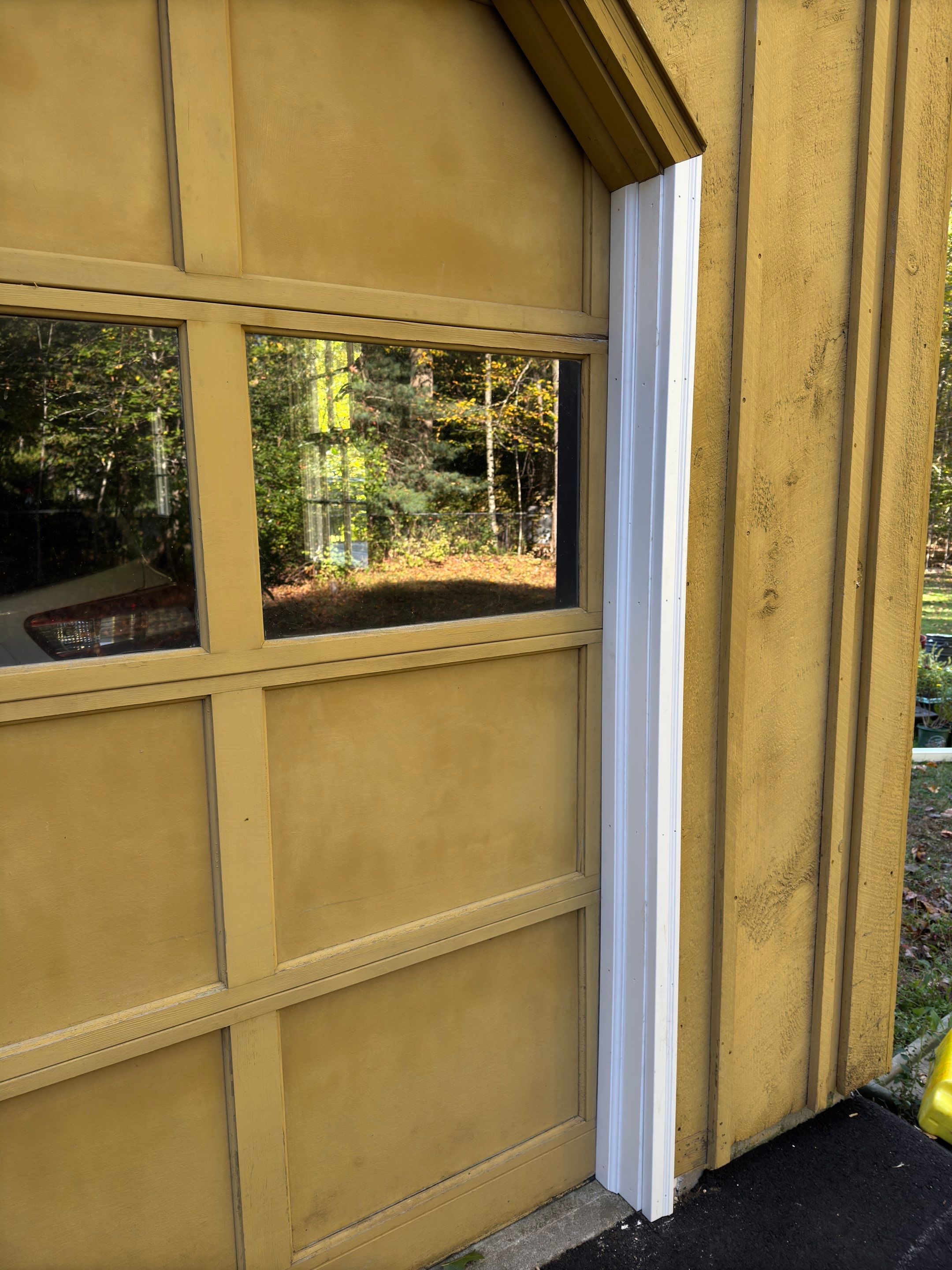 Exterior Staining by Trendy Walls Inc.