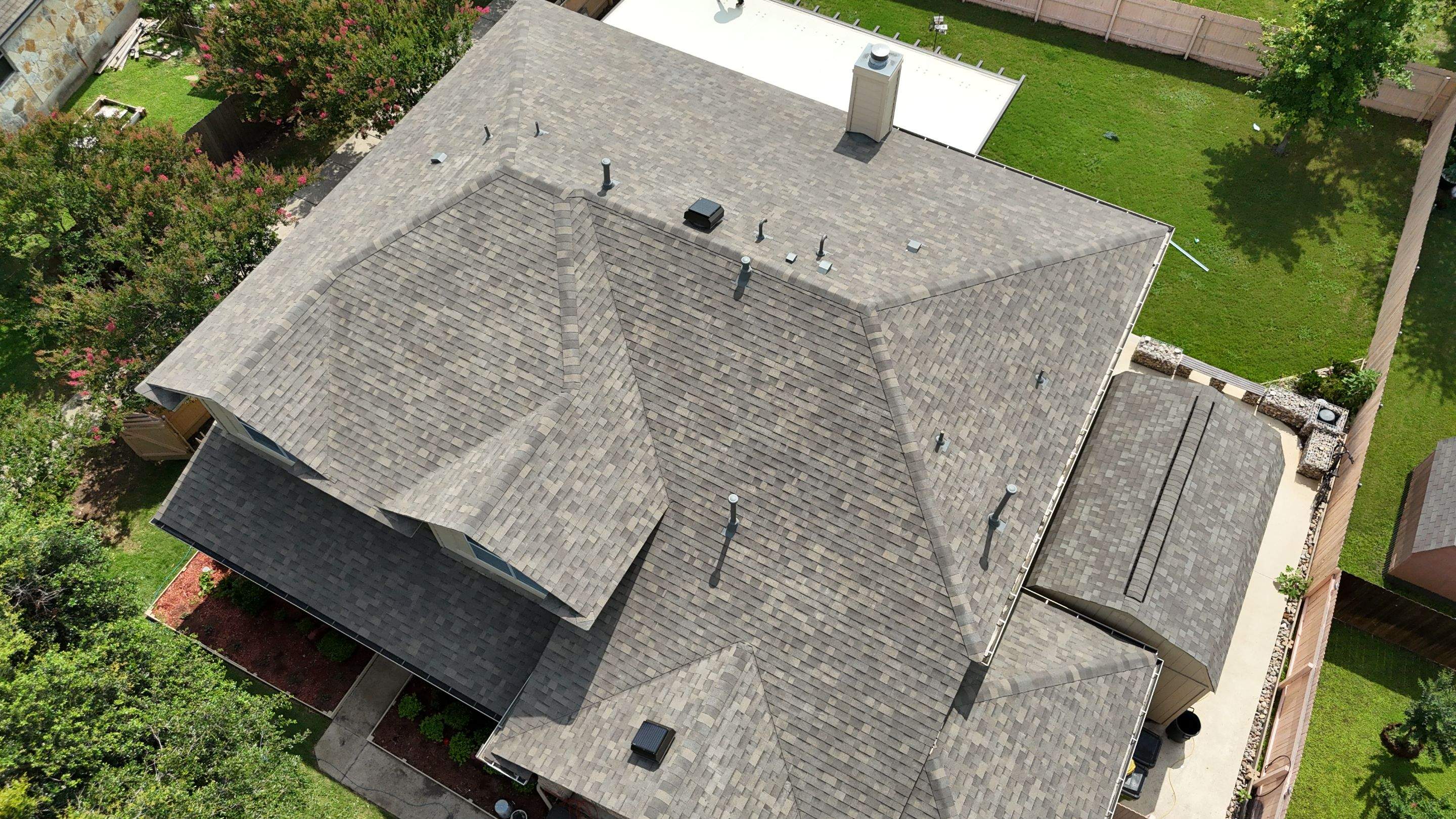 Weathered Wood - Malarkey Vista by RoofsOnly.com