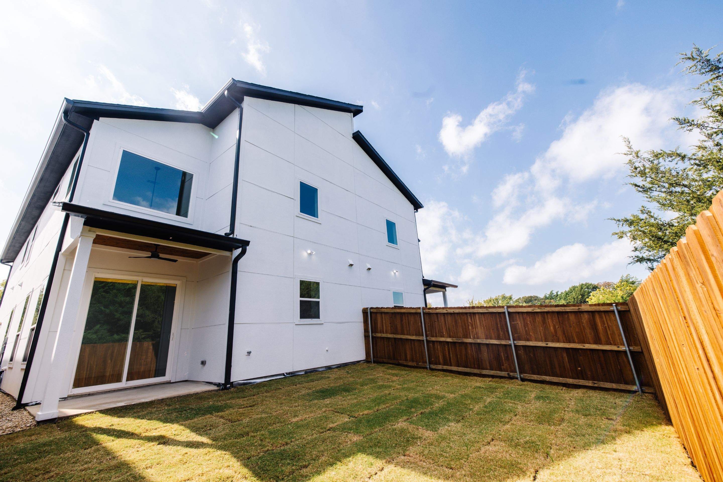 Ledbetter Project (Duplex New Construction) by HOMES BY JAR