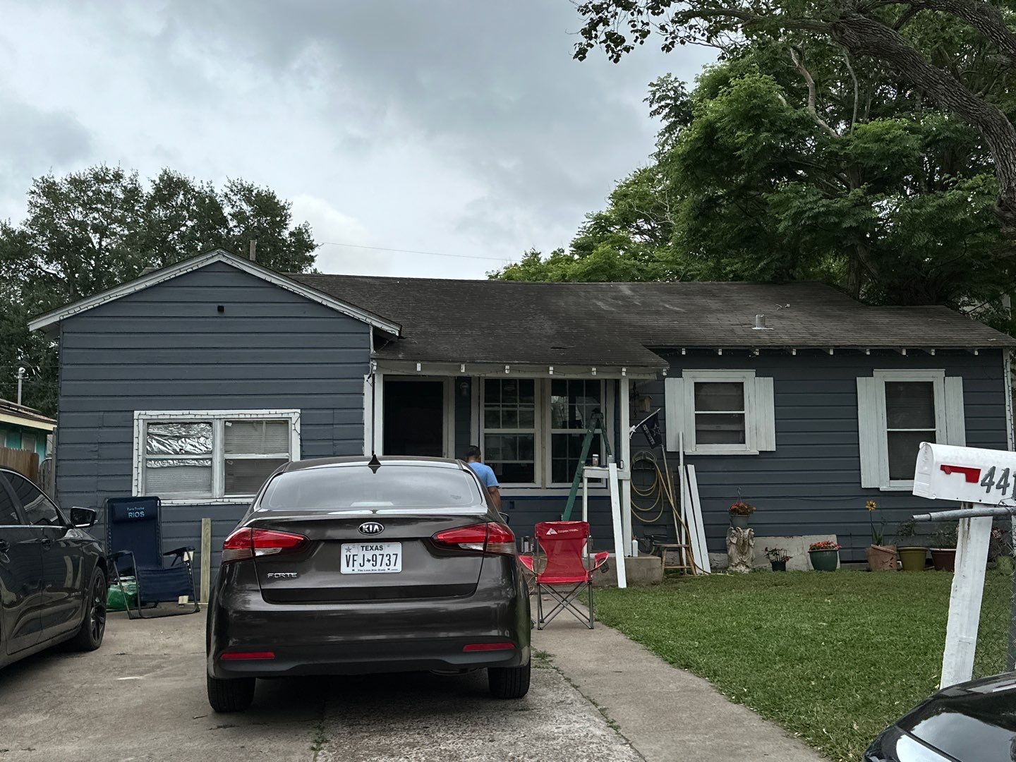 Residential Roofing Installation using Owens Corning Tru Defintion Estate Grey by Galvan Roofing and Construction